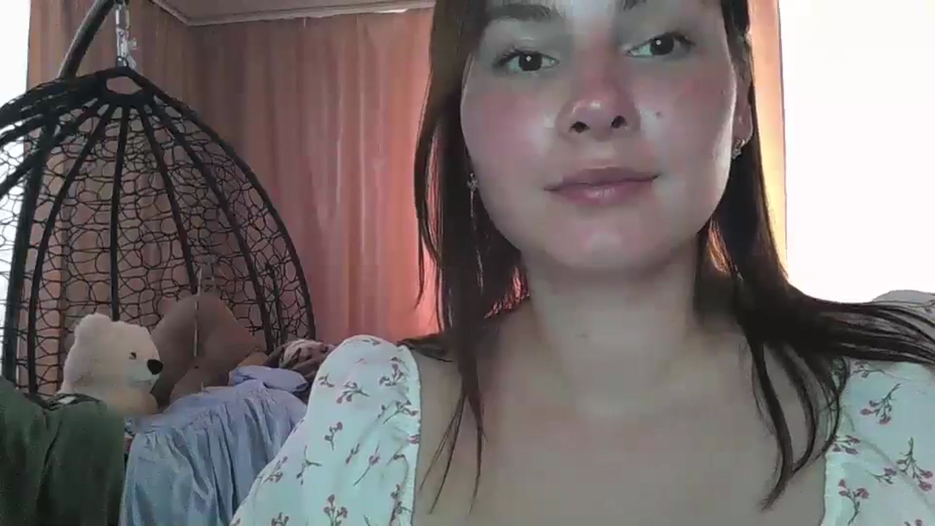 Gallery image thumbnail from MisssLove_is's myfreecams stream on, 06/23/2024, 10:38 image 17 of 20