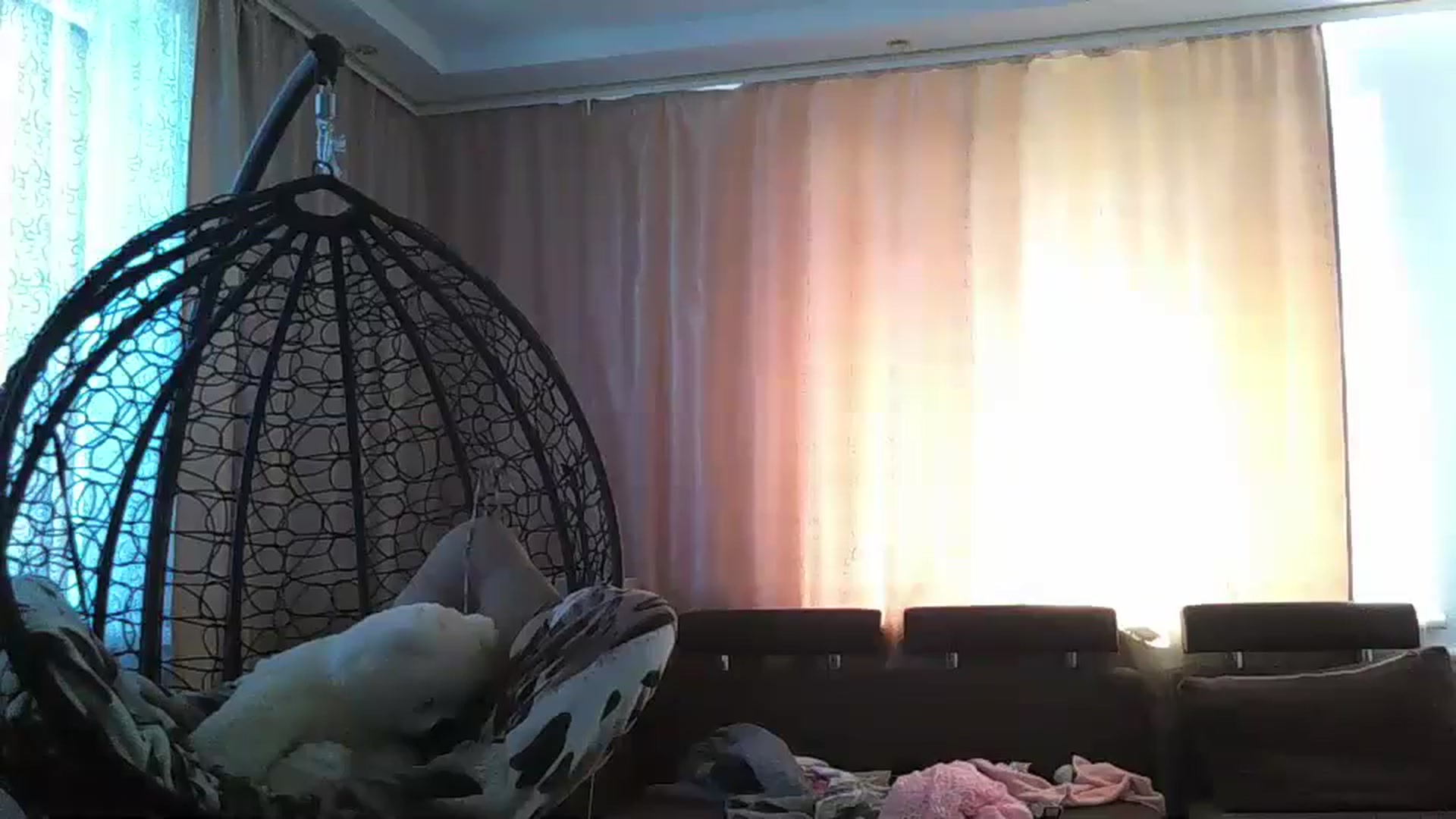 Gallery image thumbnail from MisssLove_is's myfreecams stream on, 06/30/2024, 11:39 image 10 of 20