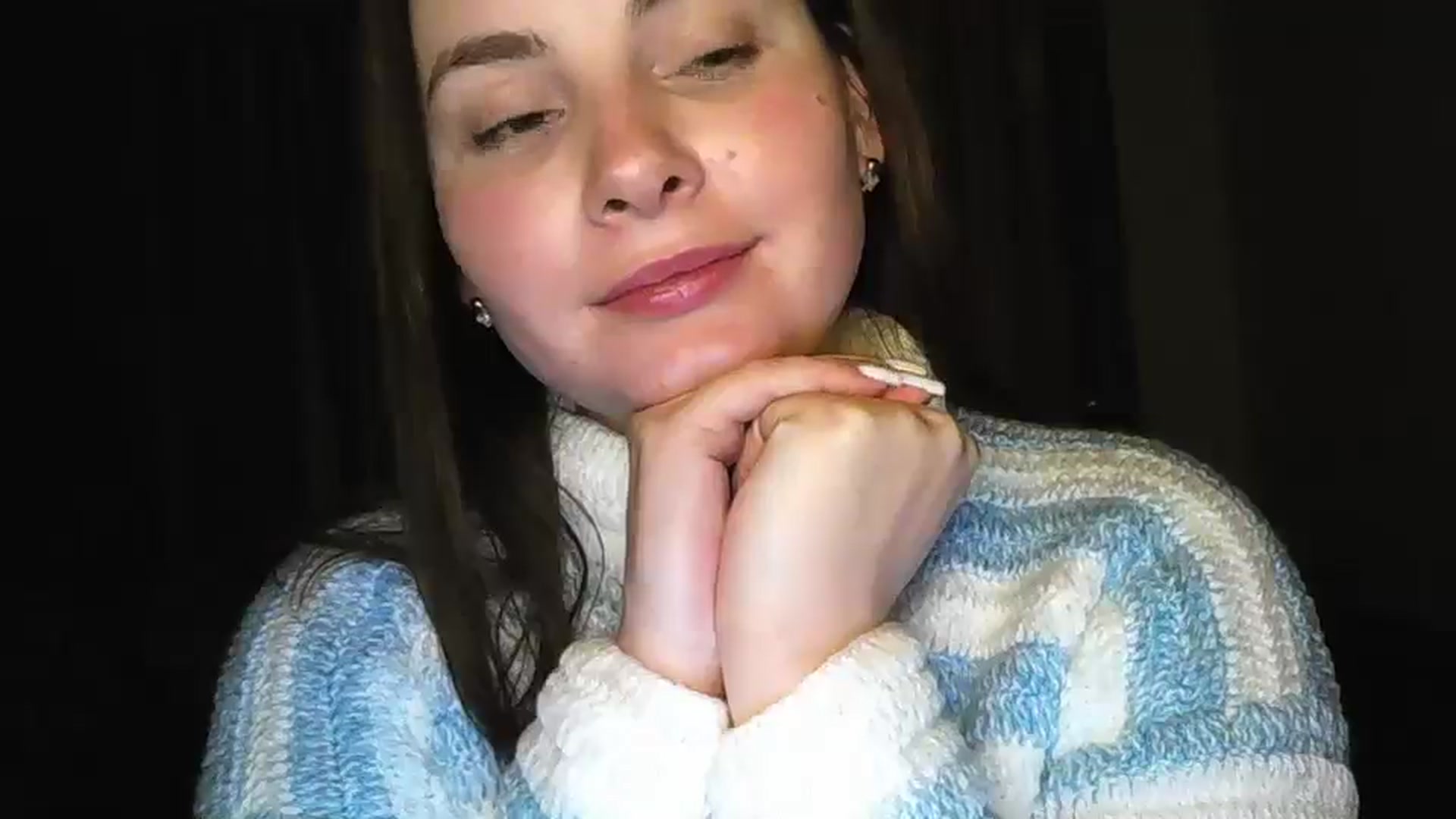 Gallery image thumbnail from MisssLove_is's myfreecams stream on, 12/25/2024, 23:23 image 13 of 20