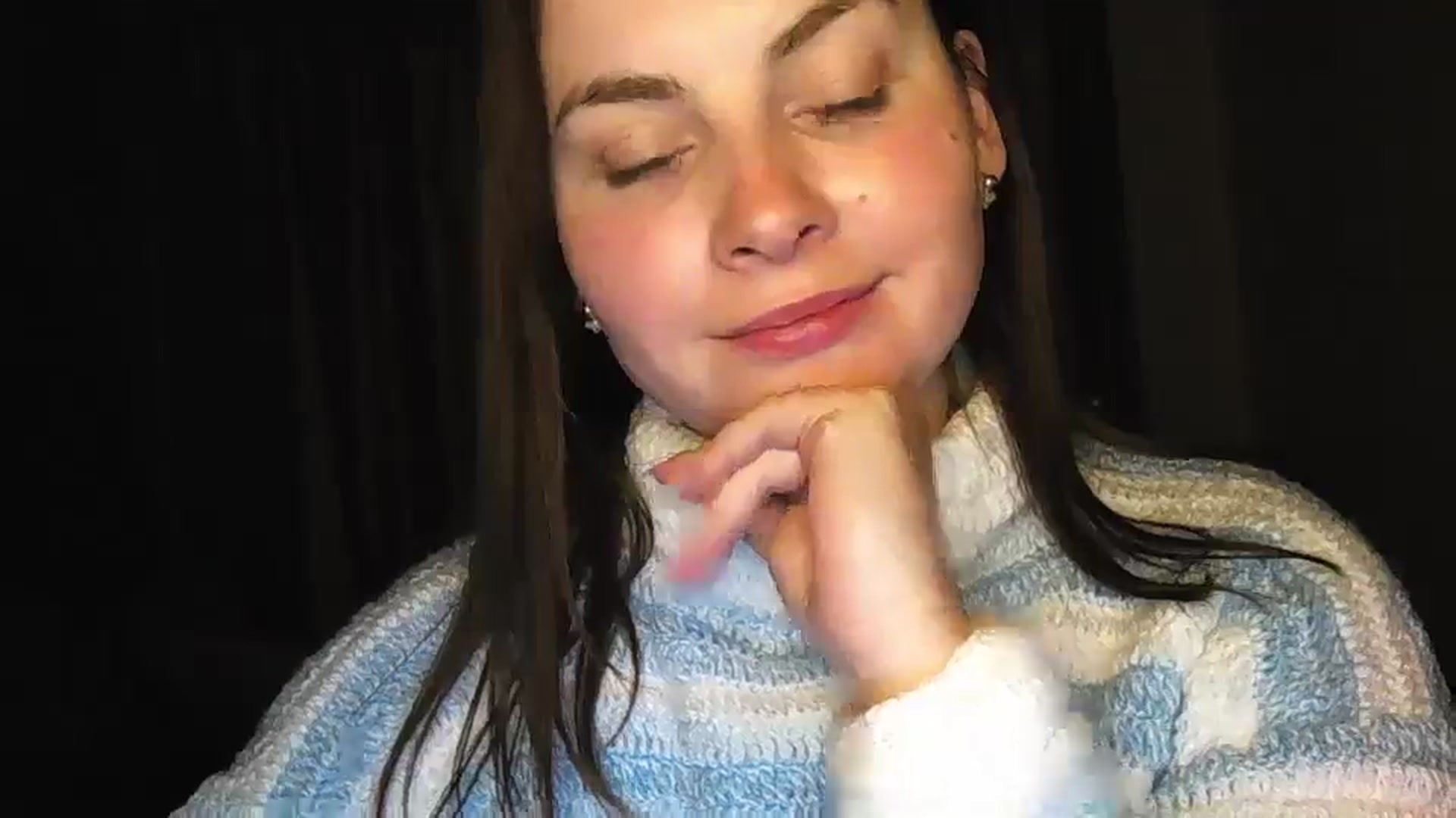 Gallery image thumbnail from MisssLove_is's myfreecams stream on, 12/25/2024, 23:23 image 17 of 20