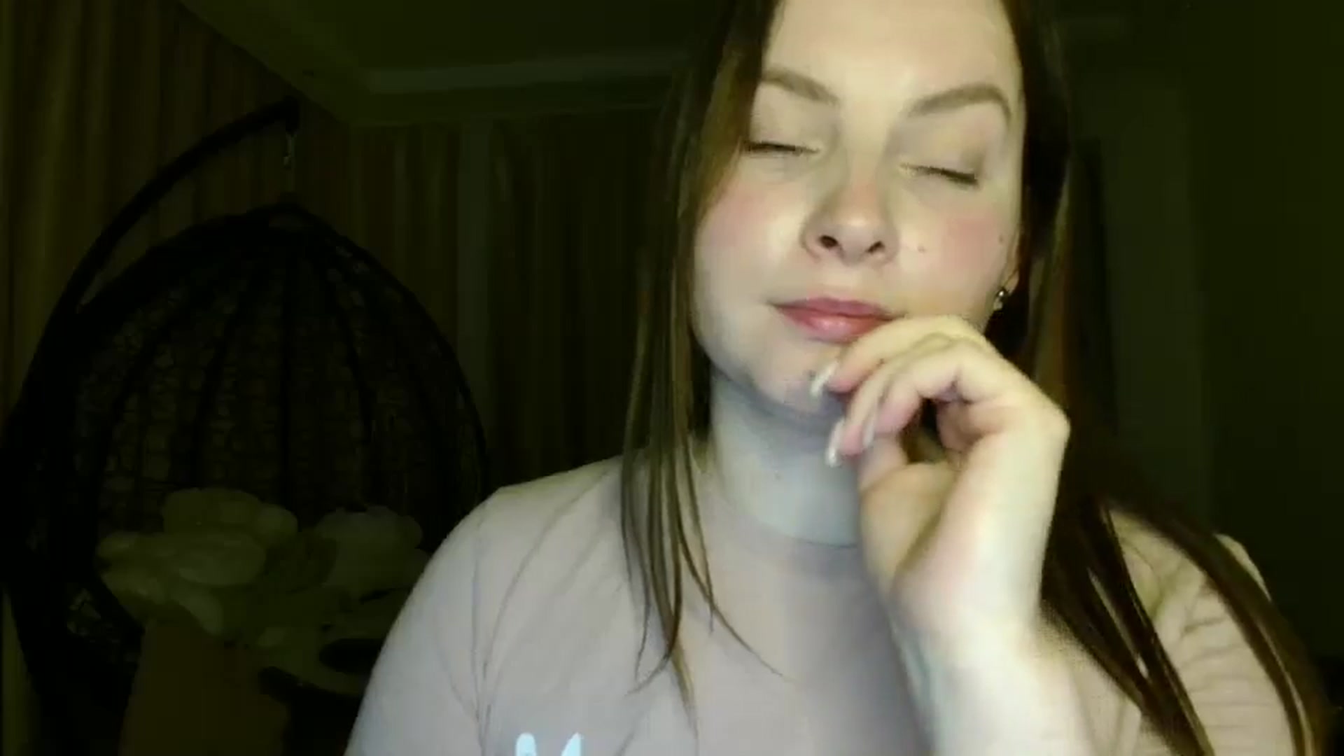 Gallery image thumbnail from MisssLove_is's myfreecams stream on, 02/26/2025, 19:46 image 14 of 20