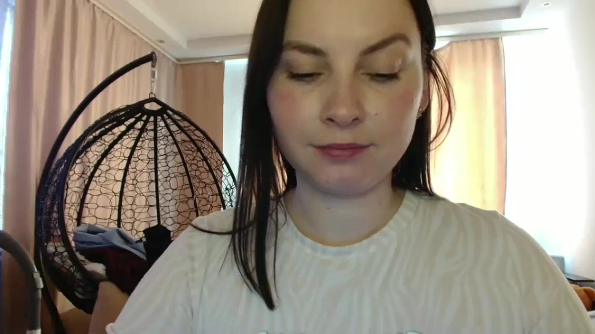 Gallery image thumbnail from MisssLove_is's myfreecams stream on, 03/06/2025, 14:06 image 14 of 20