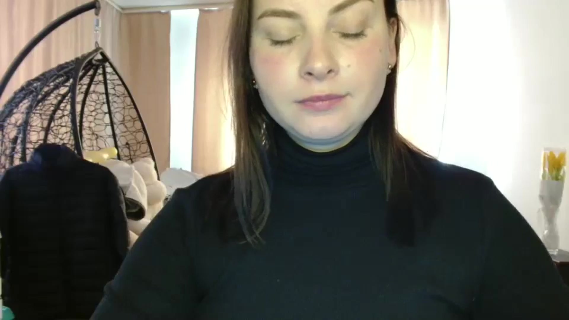 Gallery image thumbnail from MisssLove_is's myfreecams stream on, 03/18/2025, 14:09 image 14 of 20