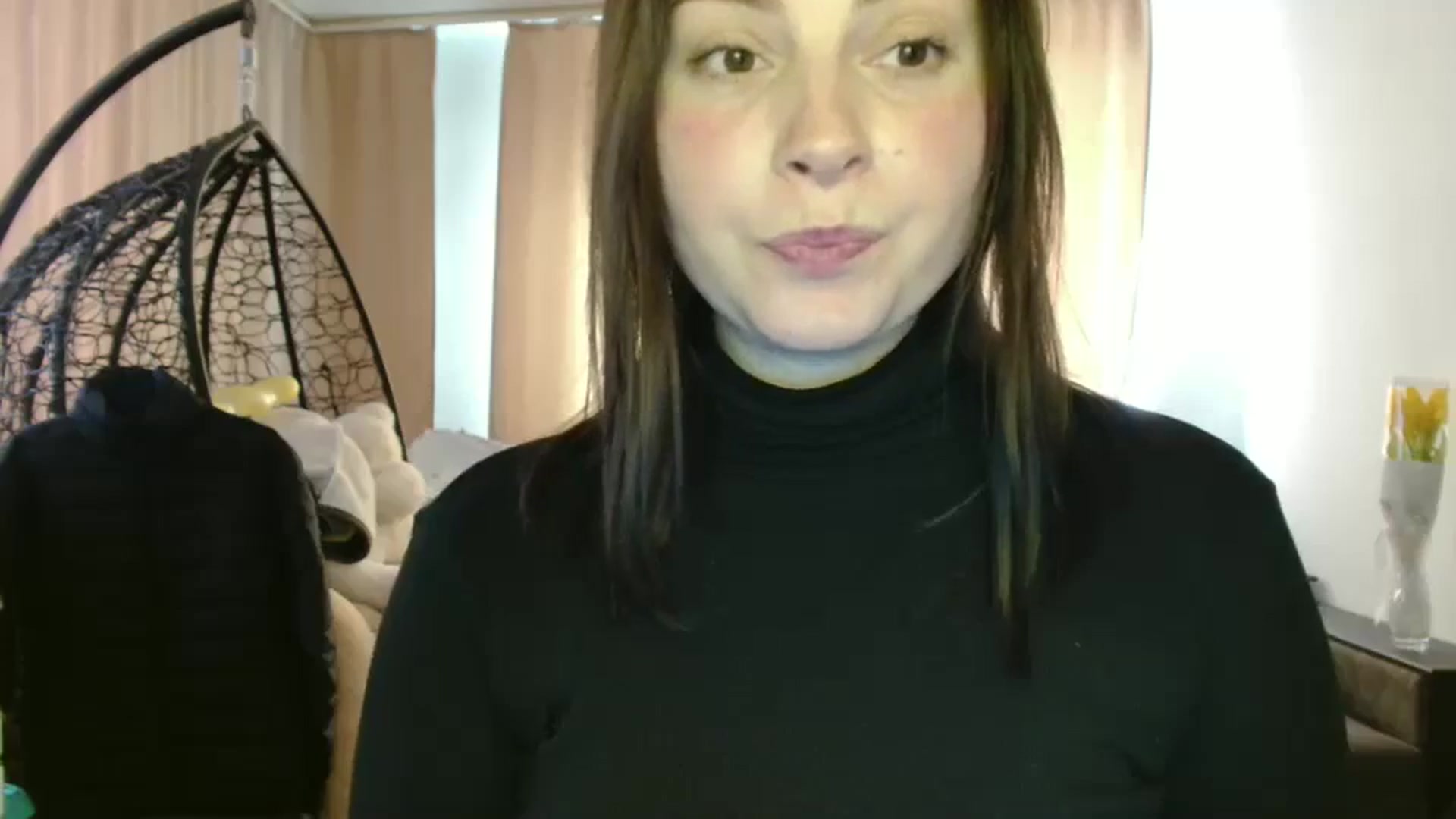 Gallery image thumbnail from MisssLove_is's myfreecams stream on, 03/18/2025, 14:09 image 2 of 20