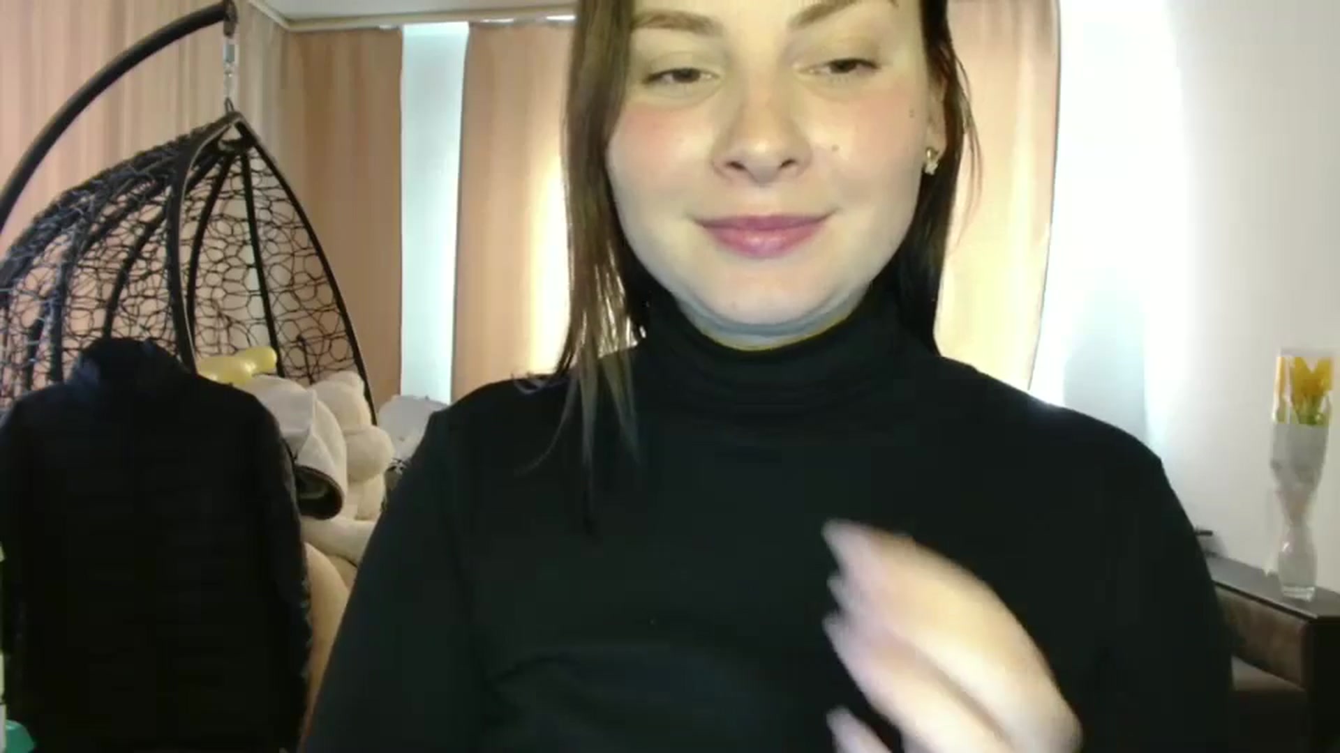 Gallery image thumbnail from MisssLove_is's myfreecams stream on, 03/18/2025, 14:28 image 15 of 20