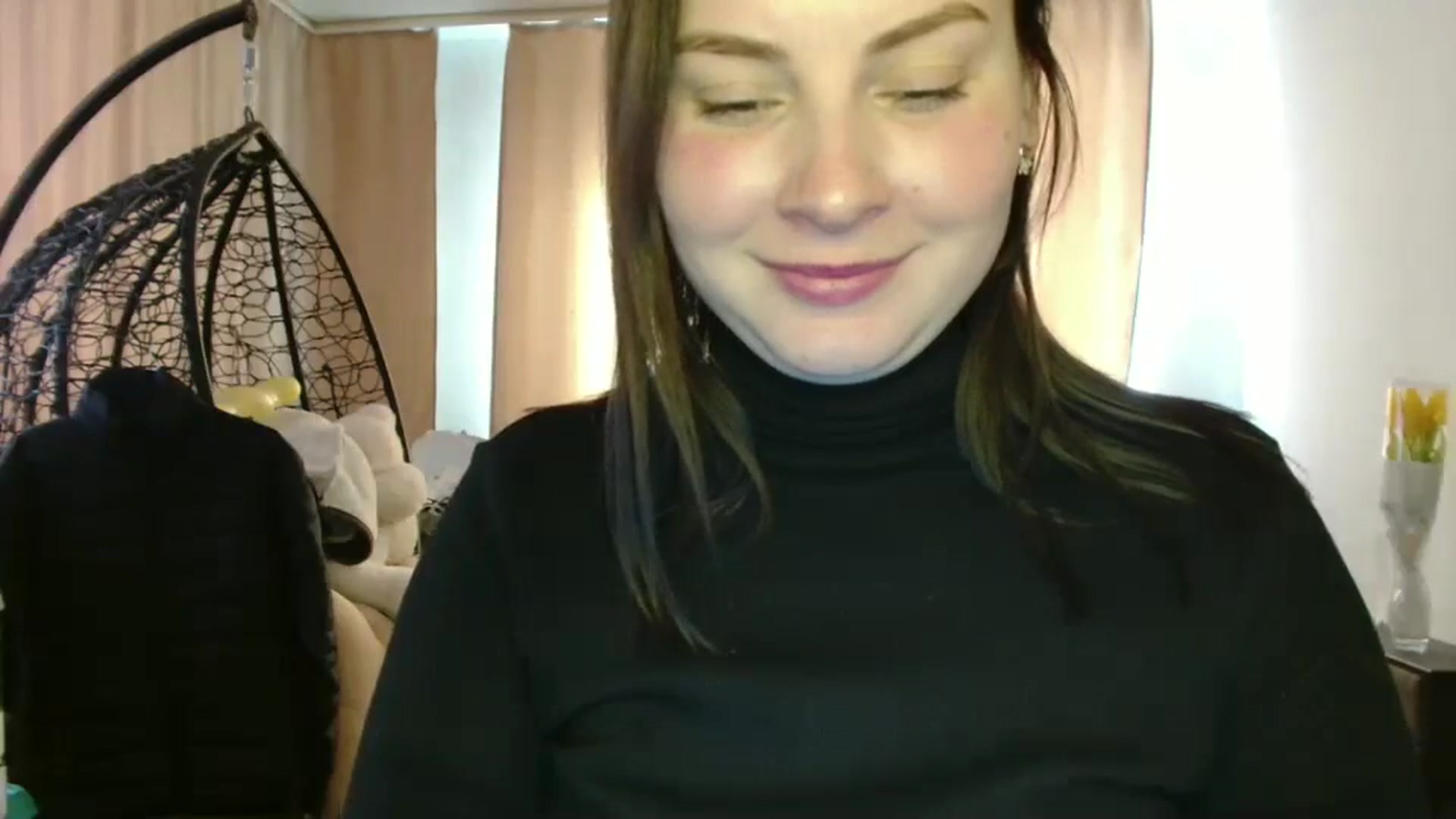 Gallery image thumbnail from MisssLove_is's myfreecams stream on, 03/18/2025, 14:28 image 14 of 20