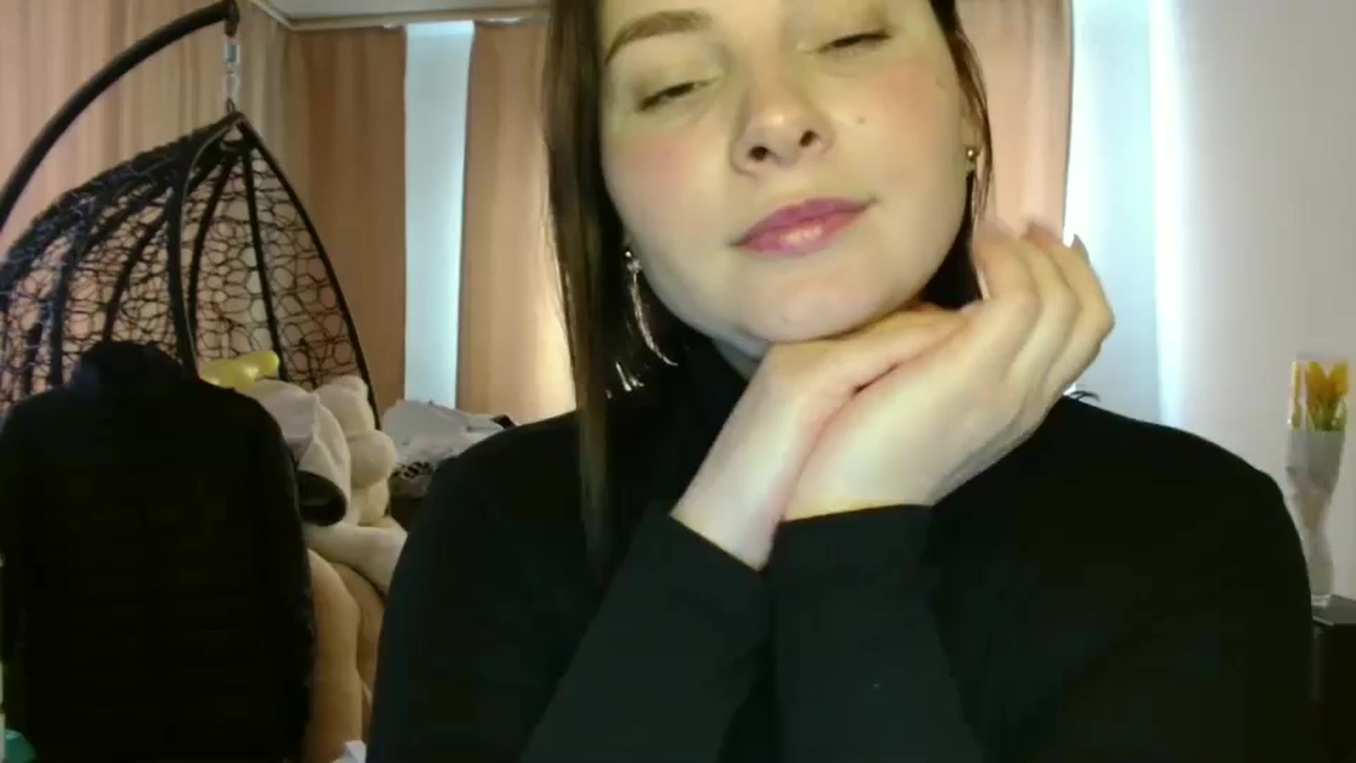 Gallery image thumbnail from MisssLove_is's myfreecams stream on, 03/18/2025, 14:28 image 5 of 20
