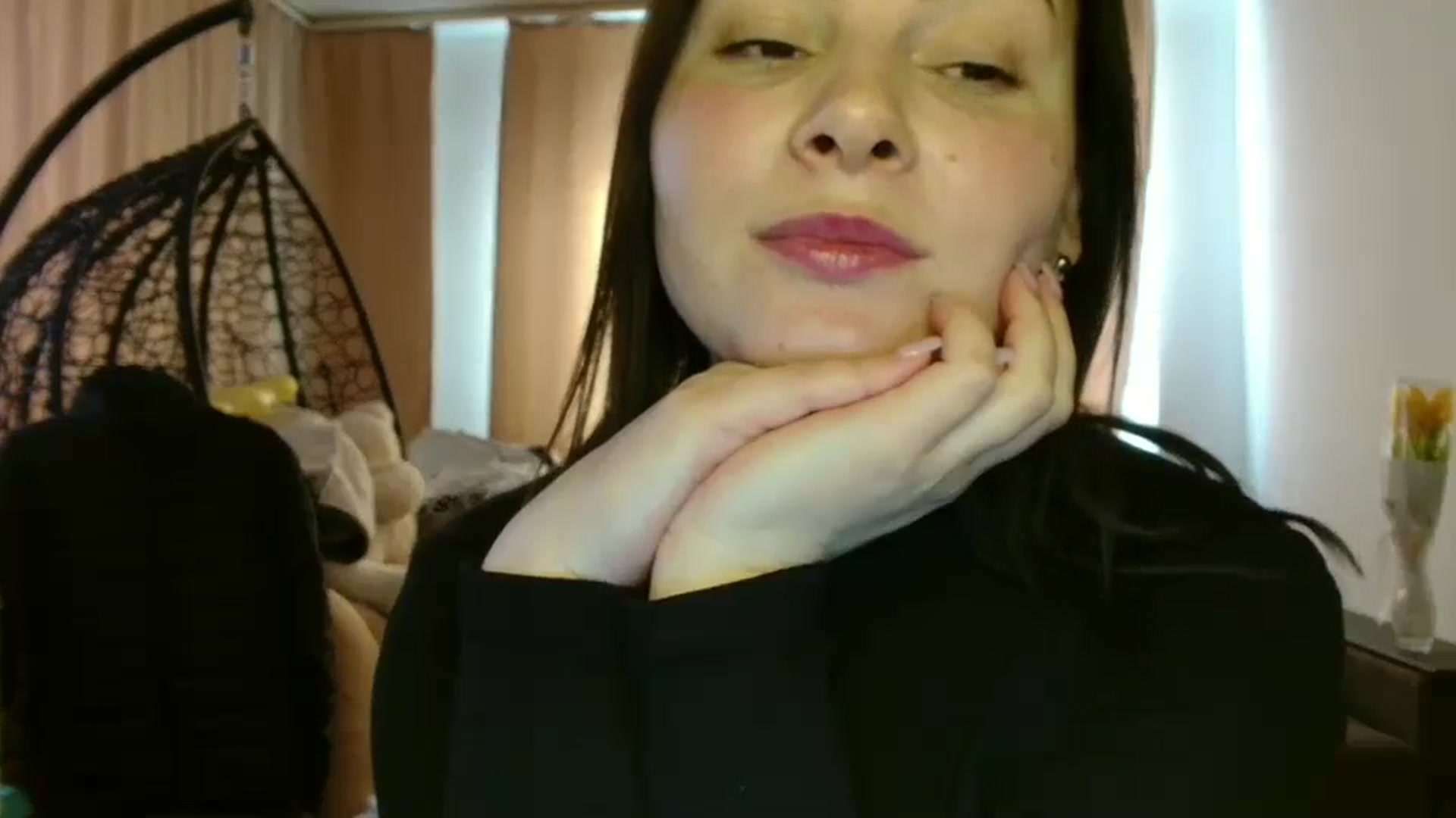 Gallery image thumbnail from MisssLove_is's myfreecams stream on, 03/18/2025, 14:28 image 10 of 20