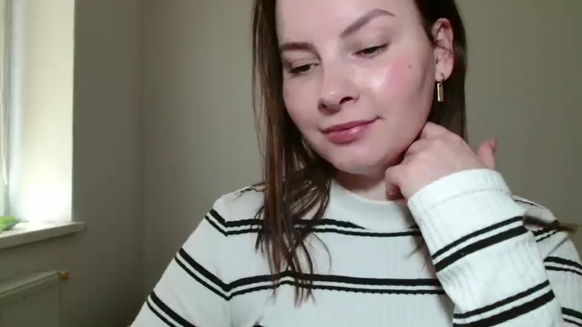 Gallery image thumbnail from MisssLove_is's myfreecams stream on, 04/04/2025, 13:34 image 19 of 20
