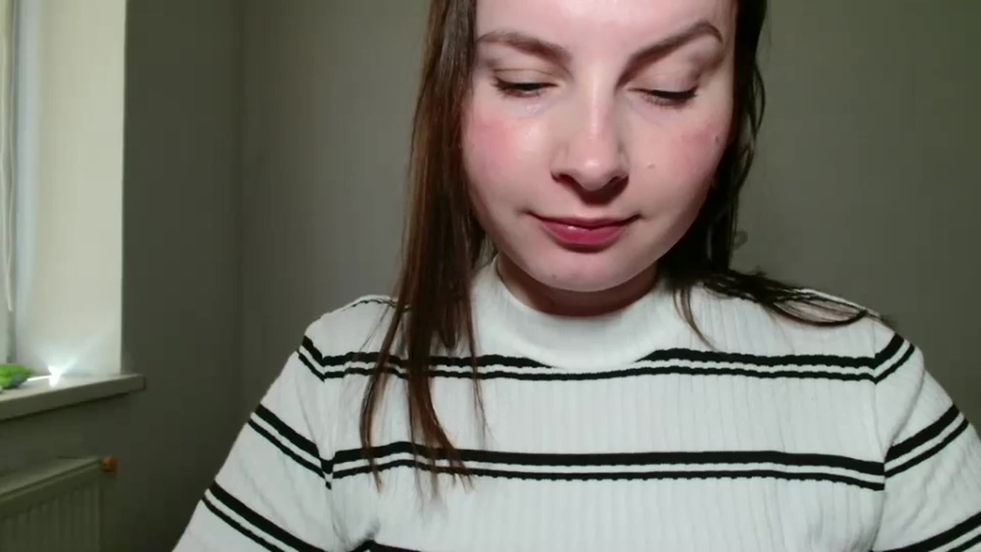 Gallery image thumbnail from MisssLove_is's myfreecams stream on, 04/04/2025, 13:34 image 15 of 20