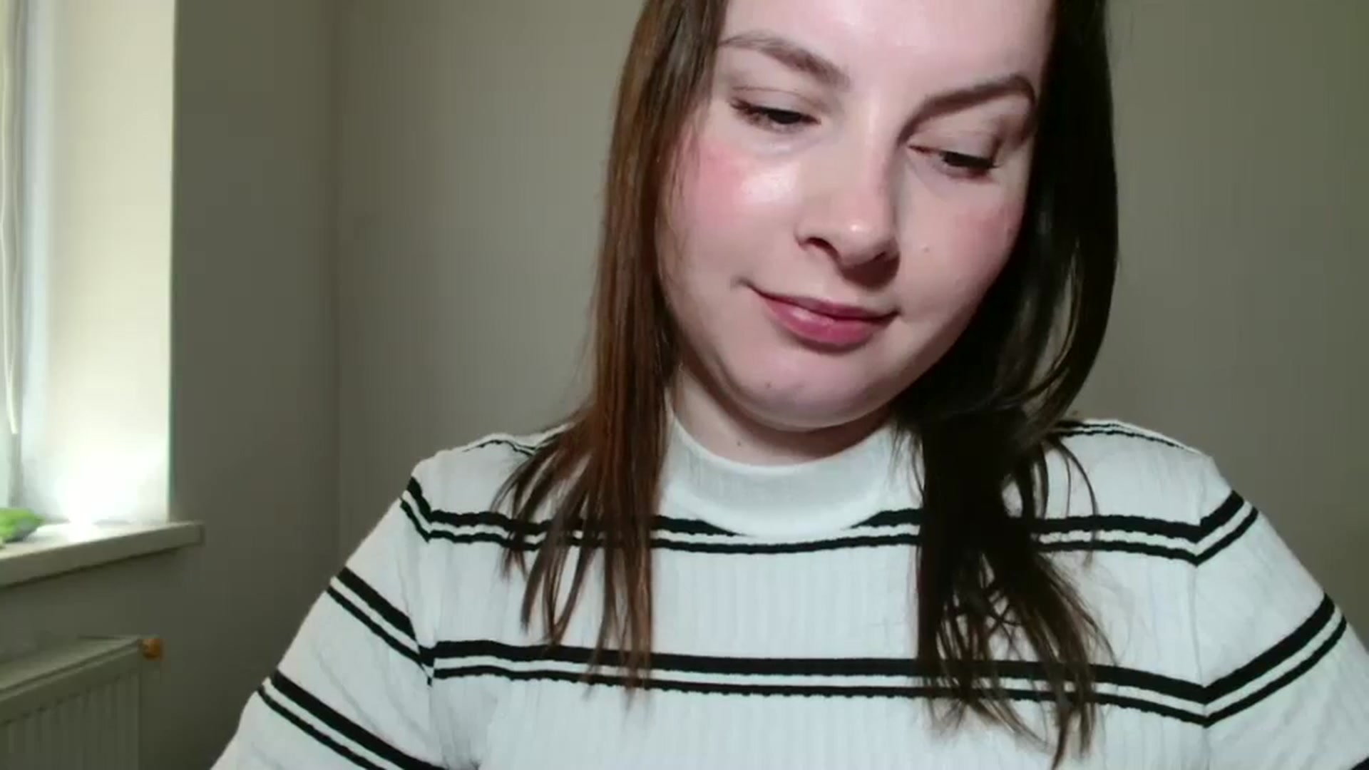 Gallery image thumbnail from MisssLove_is's myfreecams stream on, 04/04/2025, 13:34 image 18 of 20