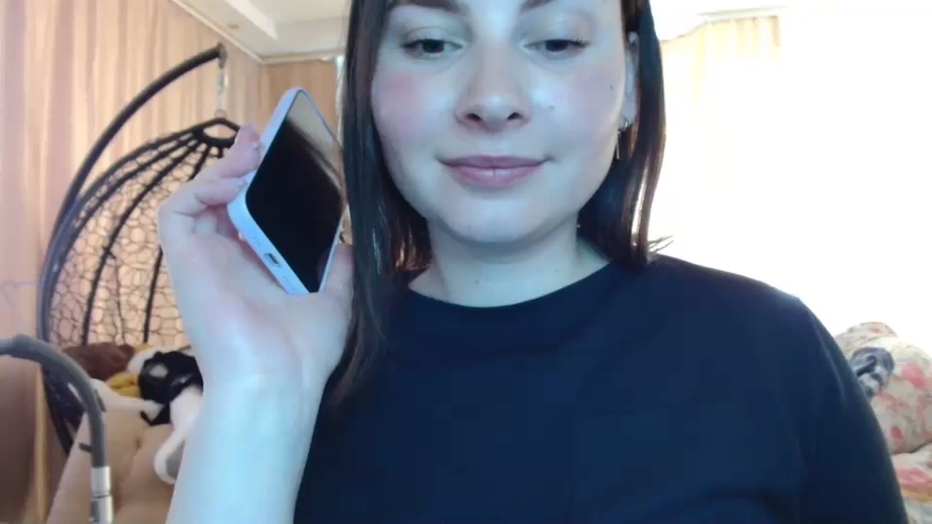 Gallery image thumbnail from MisssLove_is's myfreecams stream on, 04/20/2025, 11:14 image 10 of 20
