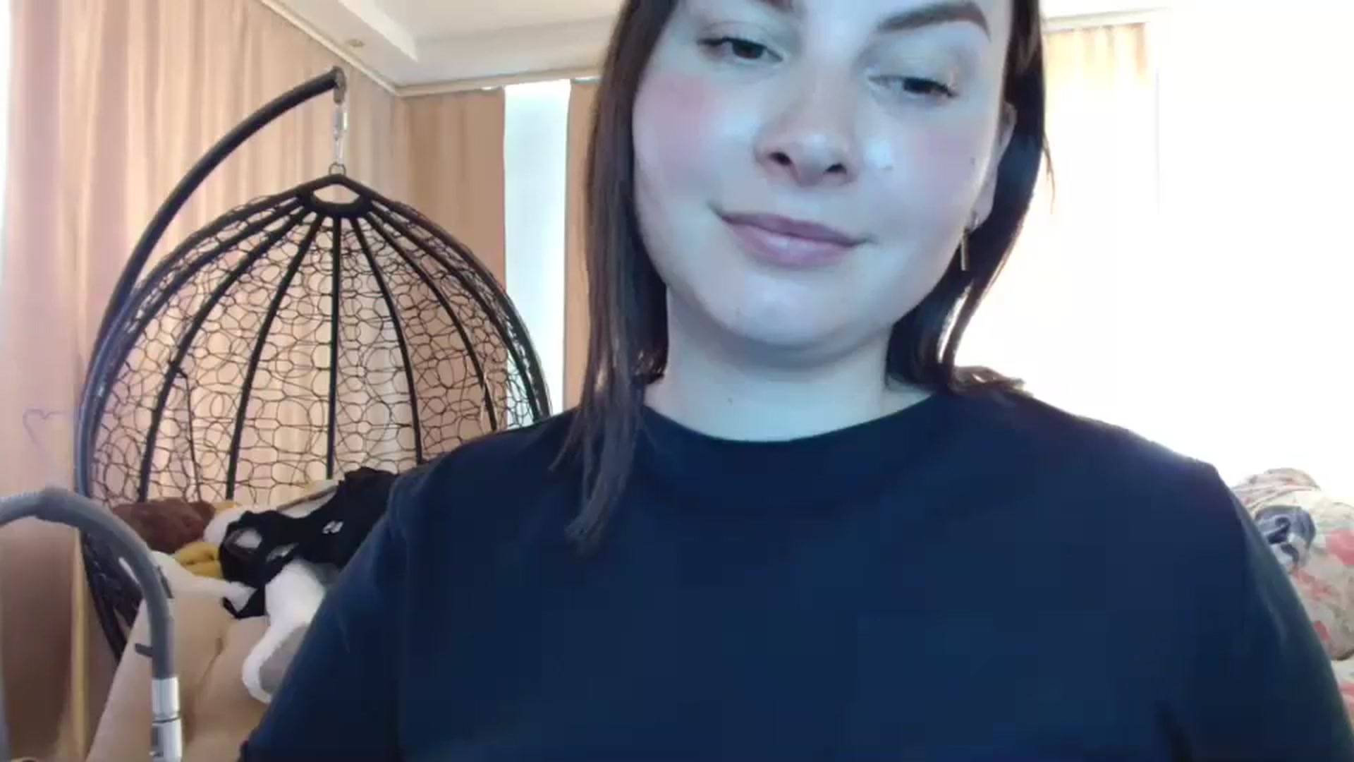 Gallery image thumbnail from MisssLove_is's myfreecams stream on, 04/20/2025, 11:14 image 13 of 20