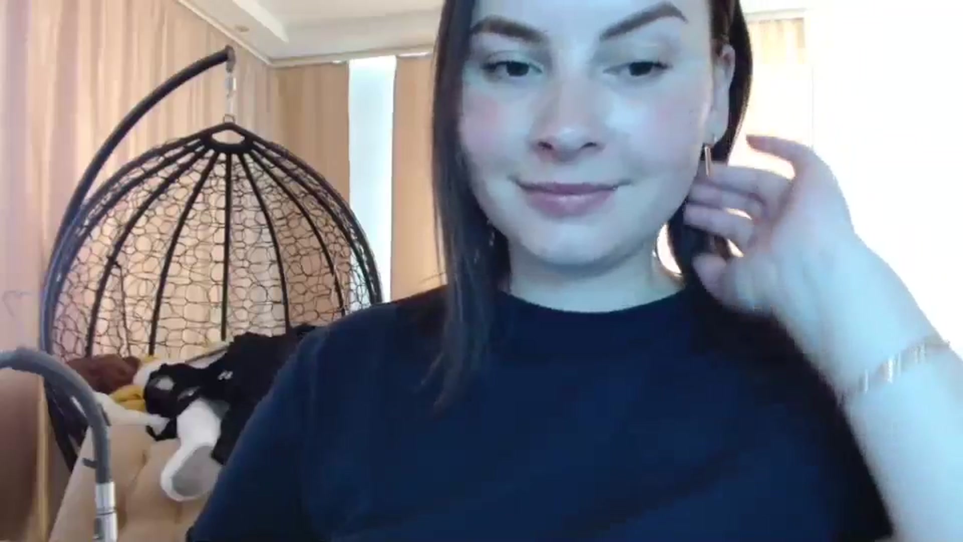 Gallery image thumbnail from MisssLove_is's myfreecams stream on, 04/20/2025, 11:14 image 7 of 20