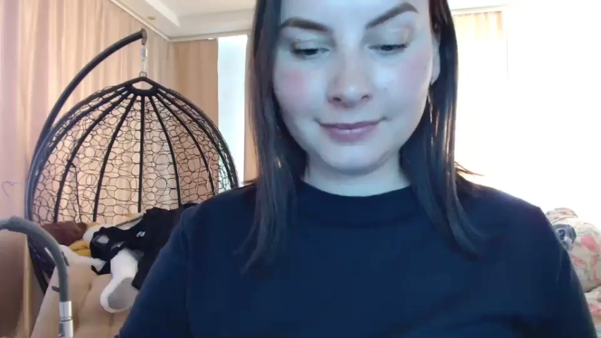 Gallery image thumbnail from MisssLove_is's myfreecams stream on, 04/20/2025, 11:14 image 11 of 20