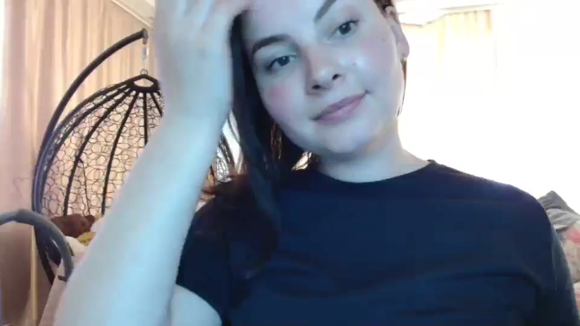 Gallery image thumbnail from MisssLove_is's myfreecams stream on, 04/20/2025, 11:55 image 15 of 20
