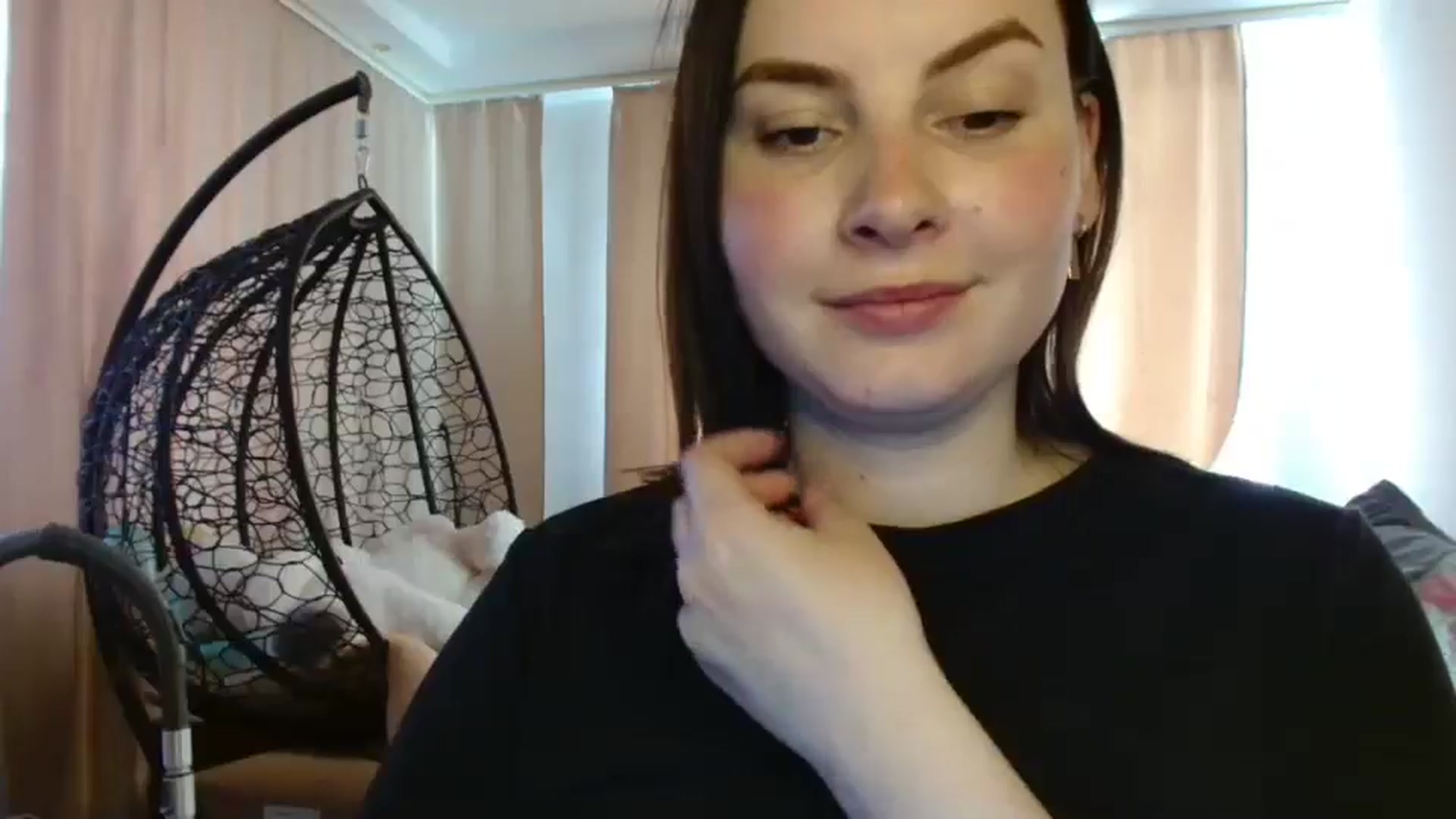 Gallery image thumbnail from MisssLove_is's myfreecams stream on, 04/20/2025, 15:14 image 3 of 20