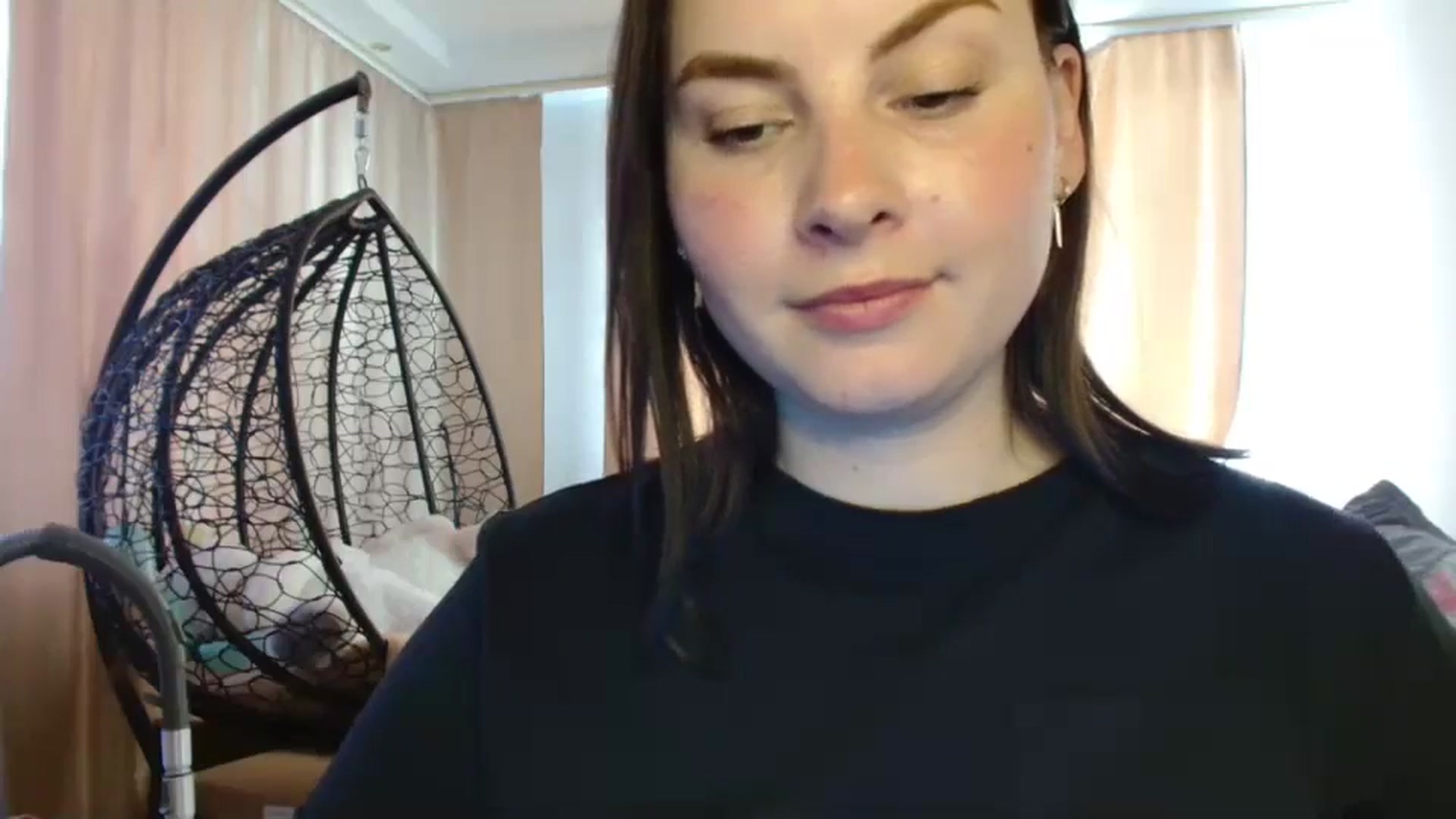 Gallery image thumbnail from MisssLove_is's myfreecams stream on, 04/20/2025, 15:14 image 12 of 20