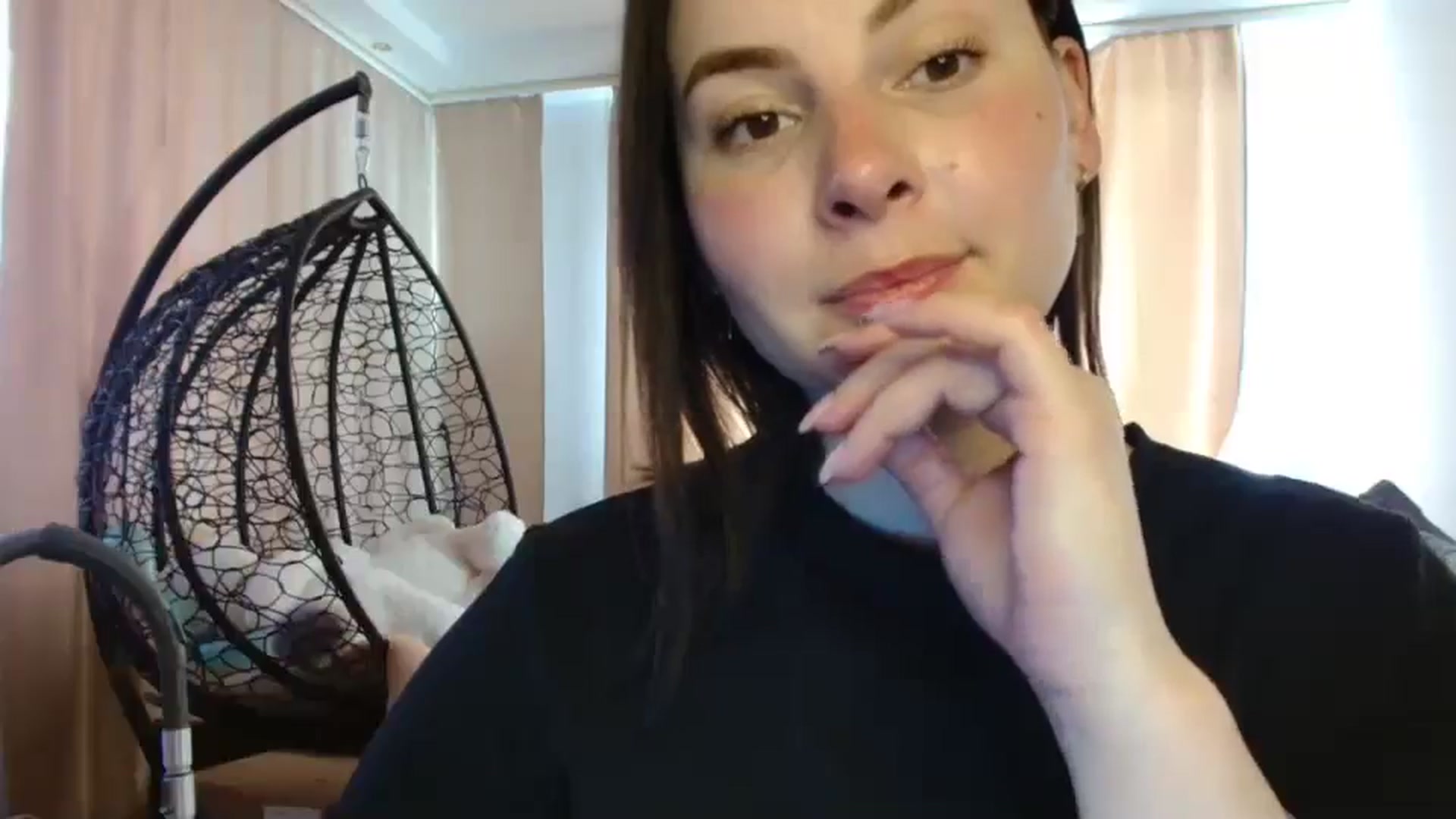 Gallery image thumbnail from MisssLove_is's myfreecams stream on, 04/20/2025, 15:14 image 7 of 20