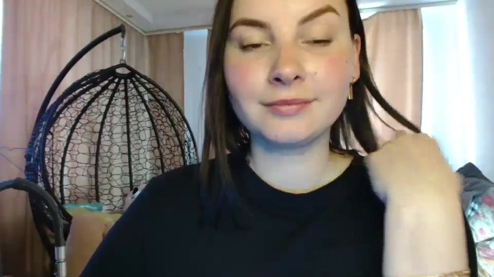 Gallery image thumbnail from MisssLove_is's myfreecams stream on, 04/20/2025, 15:51 image 16 of 20