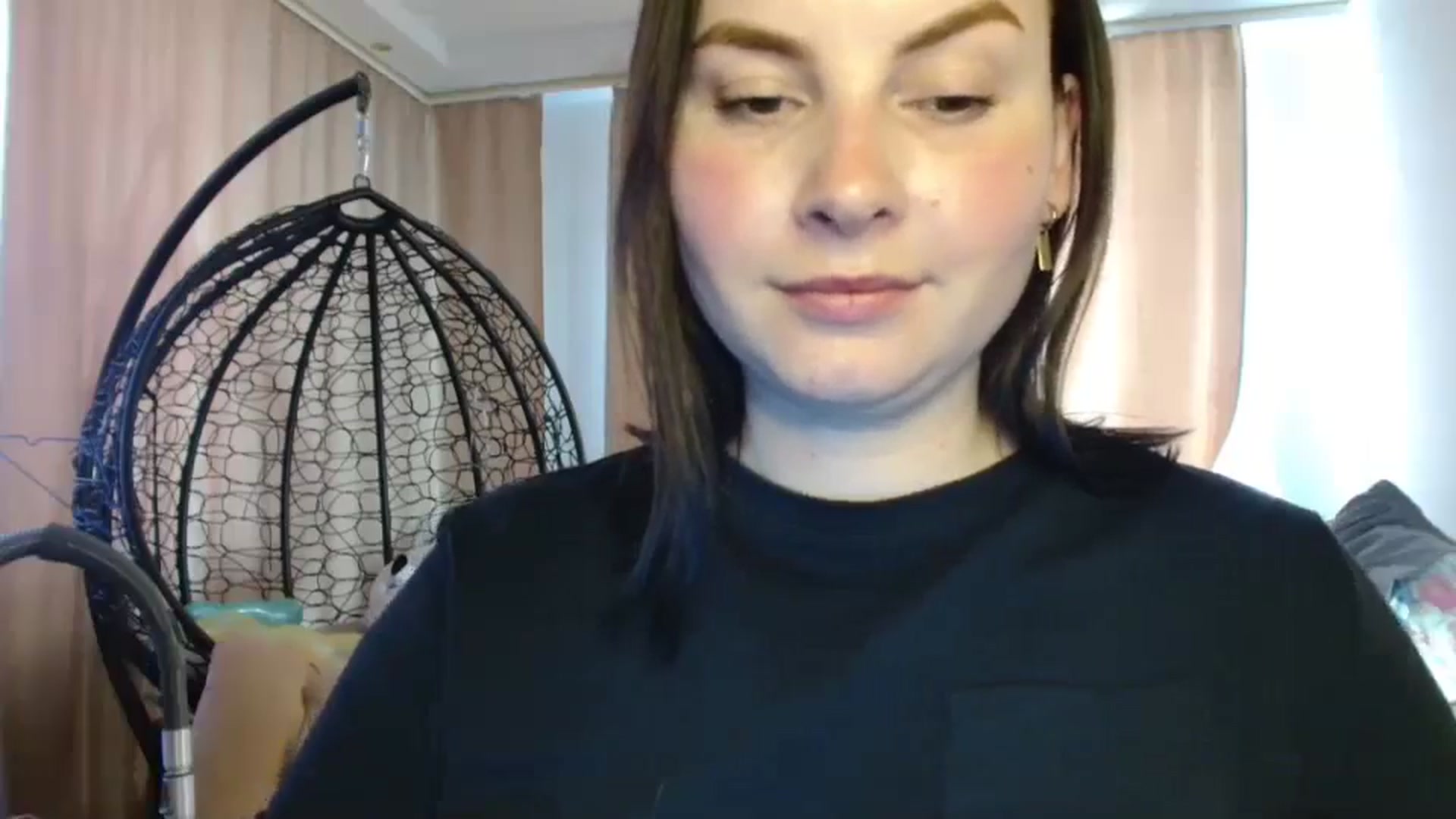 Gallery image thumbnail from MisssLove_is's myfreecams stream on, 04/20/2025, 15:51 image 20 of 20