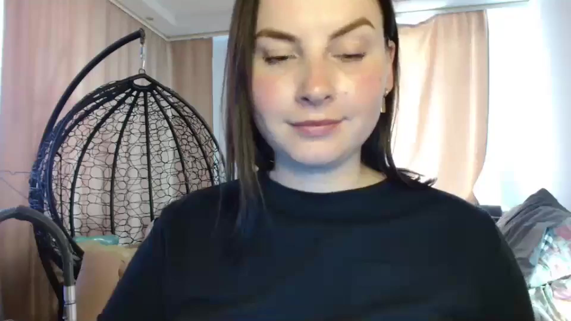 Gallery image thumbnail from MisssLove_is's myfreecams stream on, 04/20/2025, 15:51 image 15 of 20