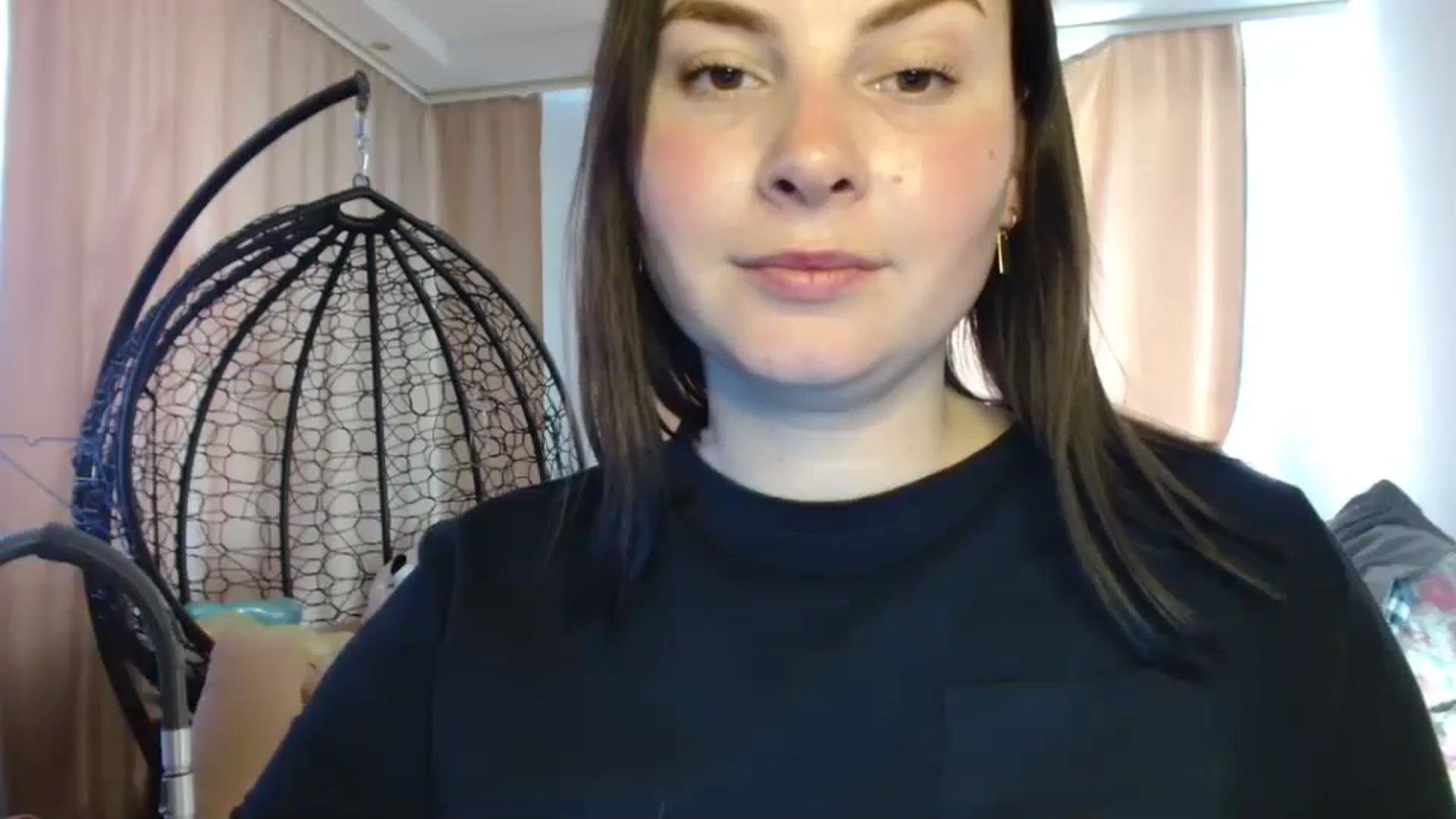 Gallery image thumbnail from MisssLove_is's myfreecams stream on, 04/20/2025, 15:51 image 13 of 20