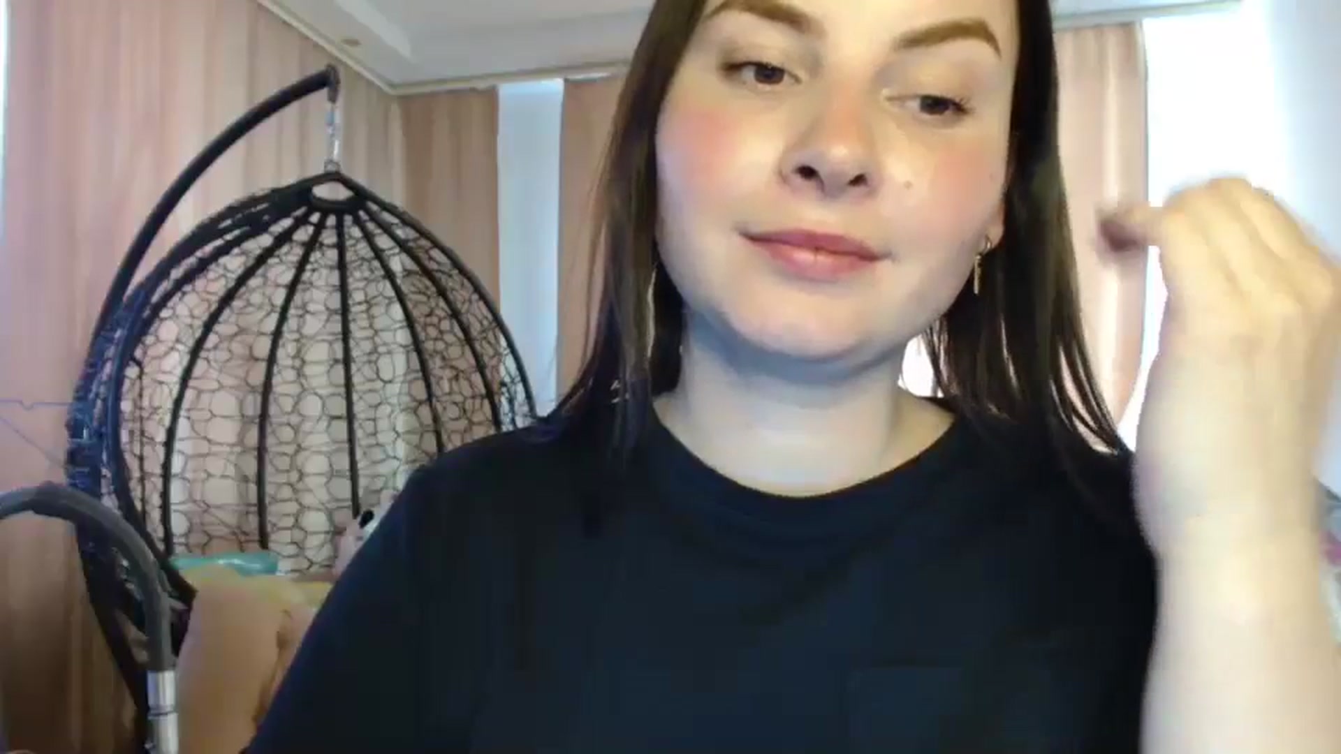 Gallery image thumbnail from MisssLove_is's myfreecams stream on, 04/20/2025, 15:51 image 9 of 20