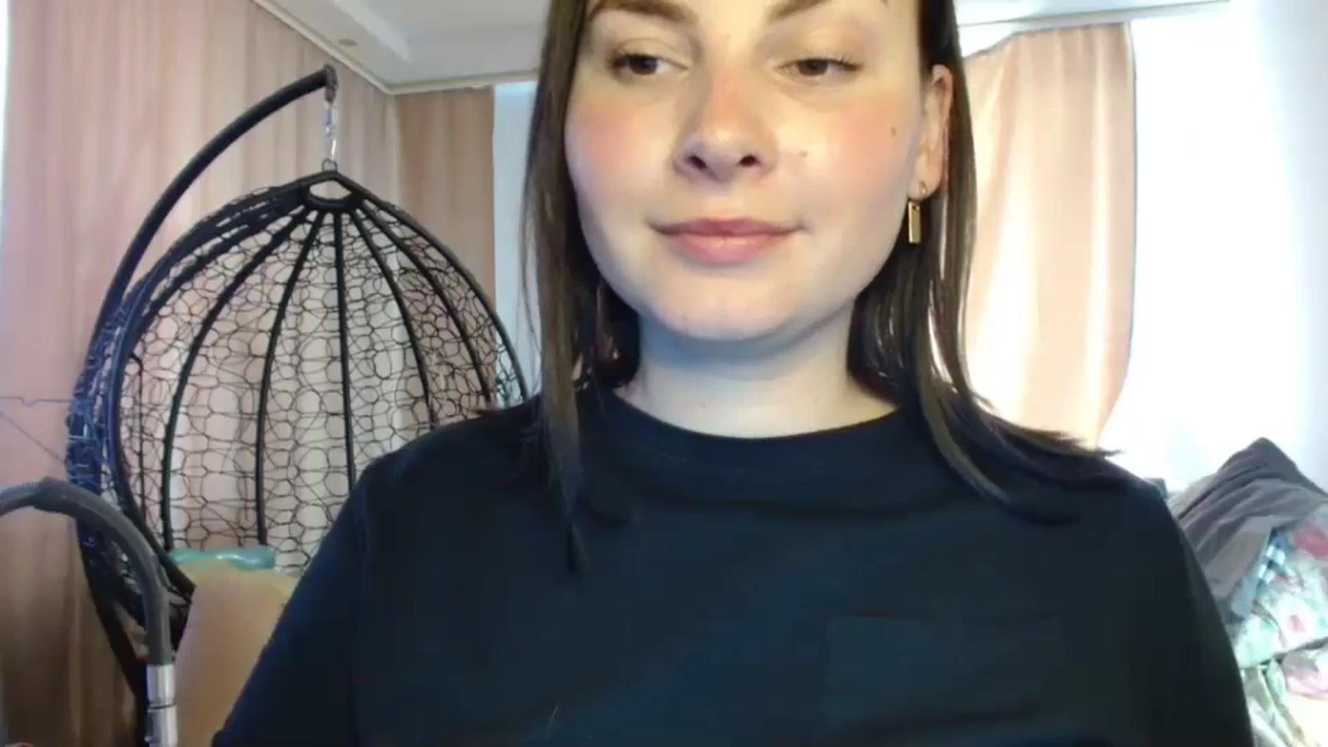 Gallery image thumbnail from MisssLove_is's myfreecams stream on, 04/20/2025, 15:51 image 10 of 20