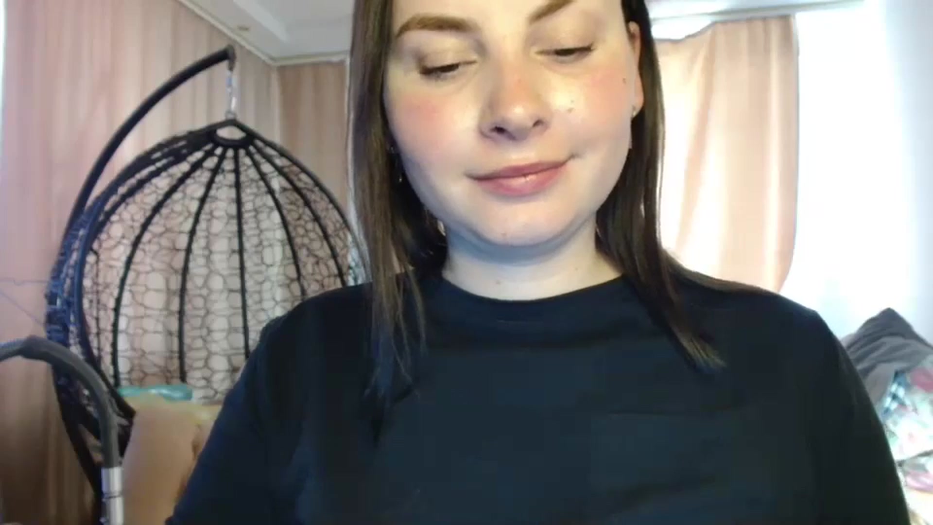 Gallery image thumbnail from MisssLove_is's myfreecams stream on, 04/20/2025, 15:51 image 17 of 20