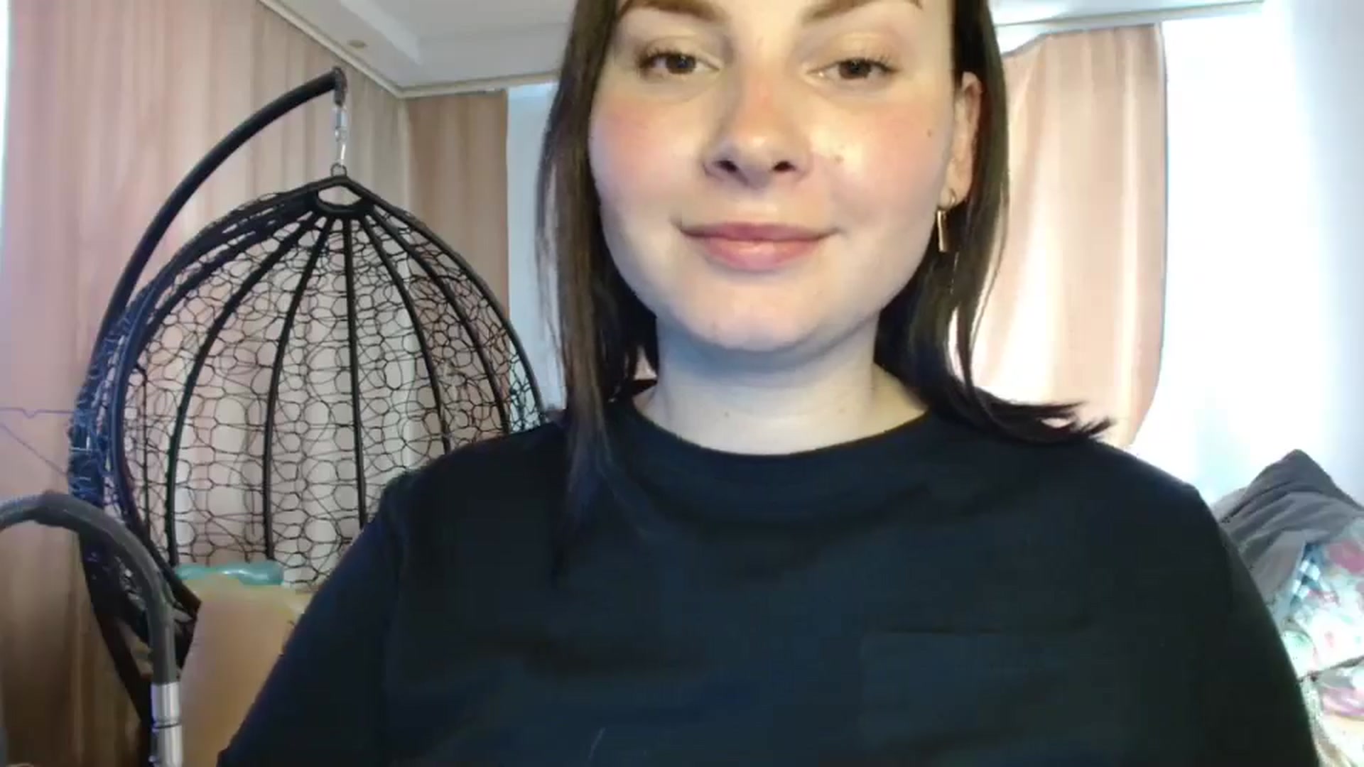 Gallery image thumbnail from MisssLove_is's myfreecams stream on, 04/20/2025, 15:51 image 18 of 20