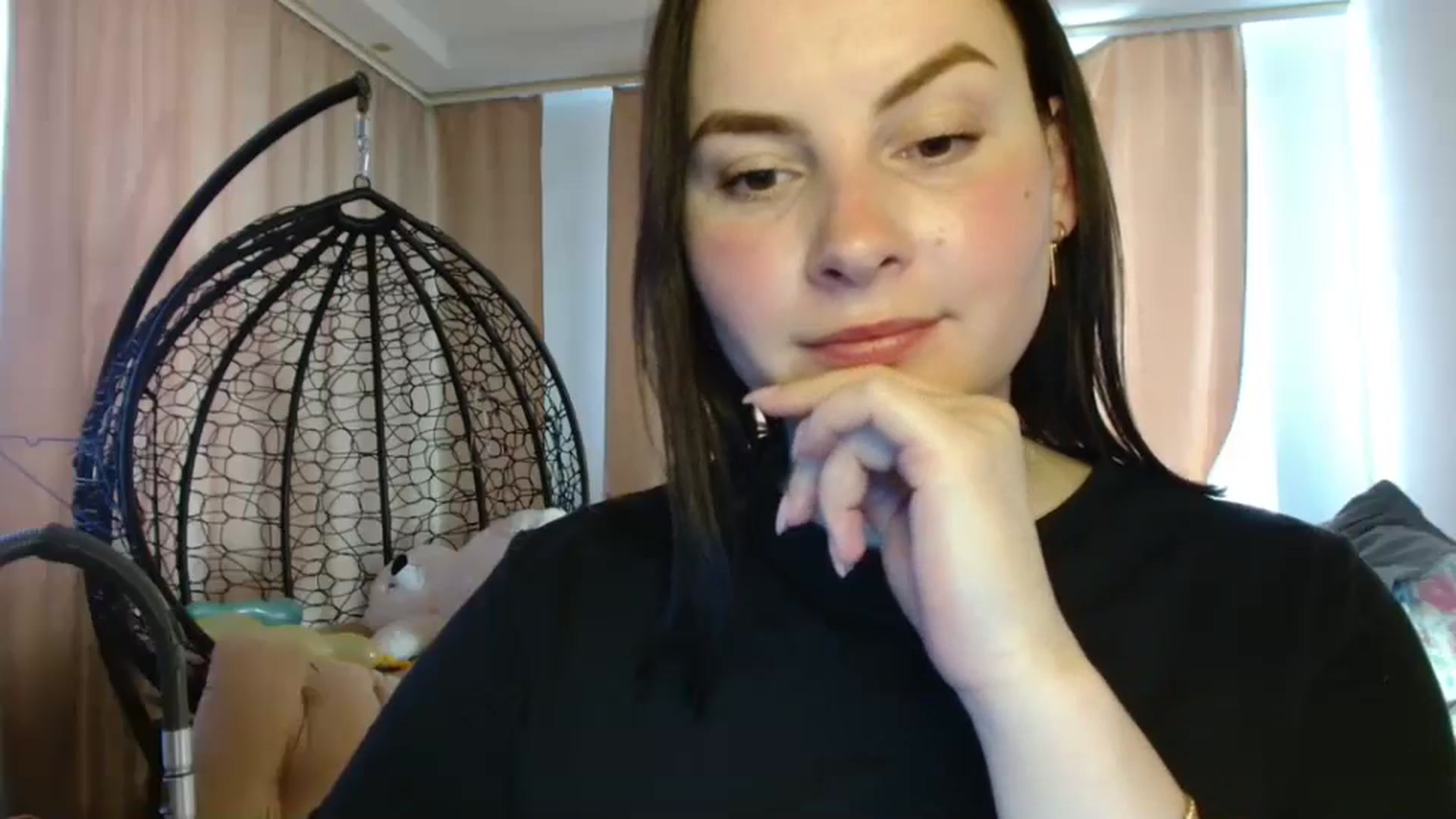 Gallery image thumbnail from MisssLove_is's myfreecams stream on, 04/20/2025, 15:51 image 19 of 20