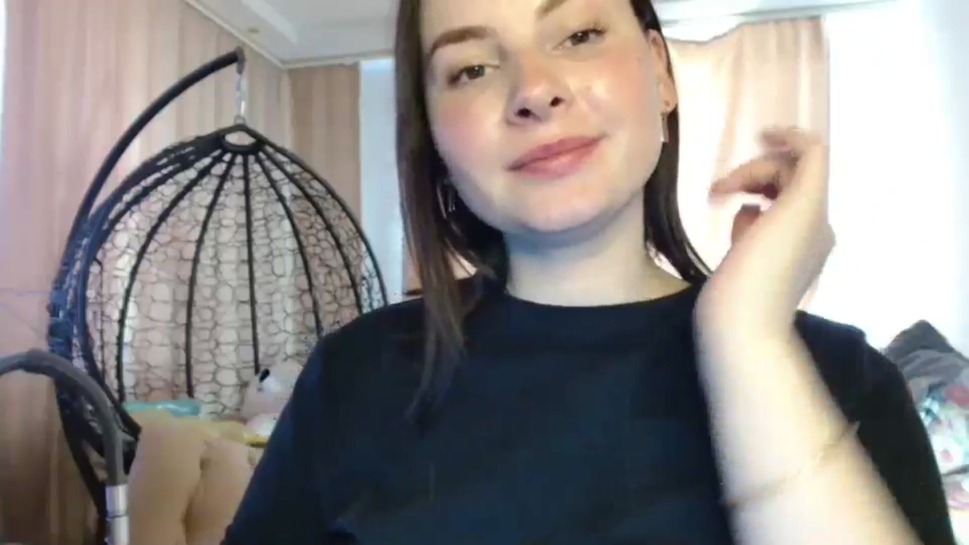Gallery image thumbnail from MisssLove_is's myfreecams stream on, 04/20/2025, 15:51 image 6 of 20