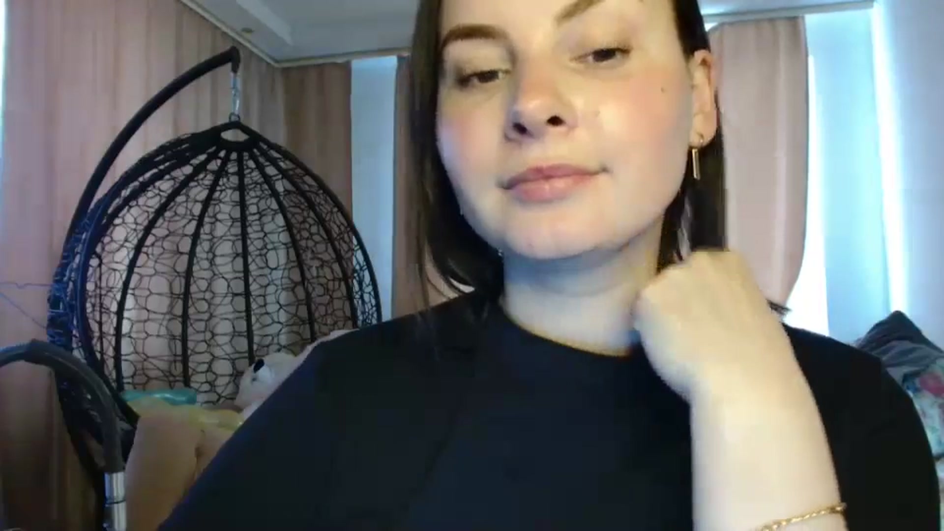 Gallery image thumbnail from MisssLove_is's myfreecams stream on, 04/20/2025, 15:51 image 2 of 20