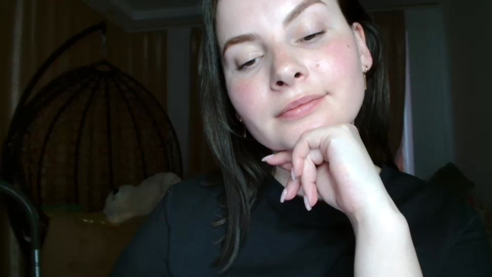Gallery image thumbnail from MisssLove_is's myfreecams stream on, 04/20/2025, 17:40 image 16 of 20