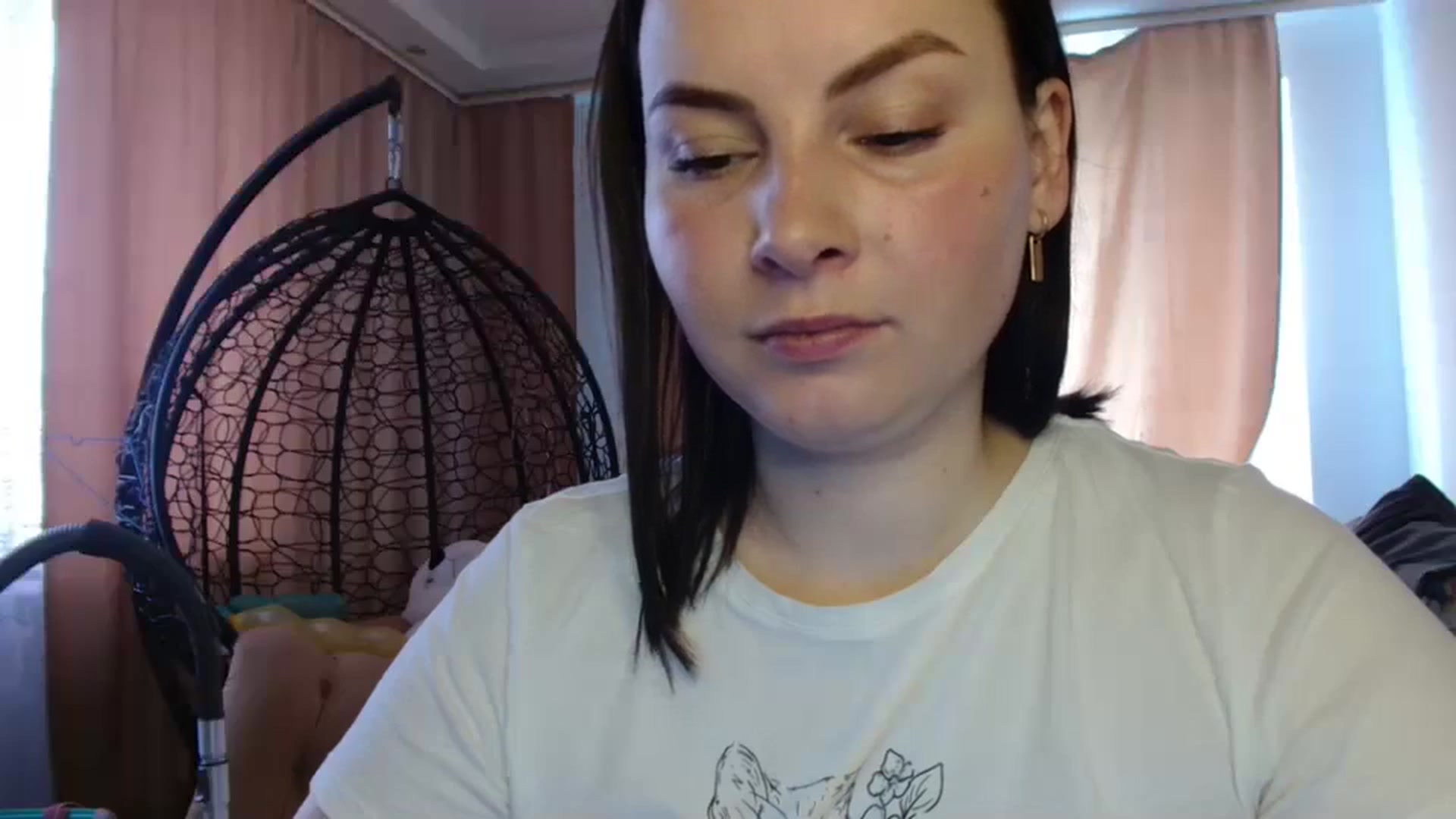Gallery image thumbnail from MisssLove_is's myfreecams stream on, 04/21/2025, 08:50 image 14 of 20