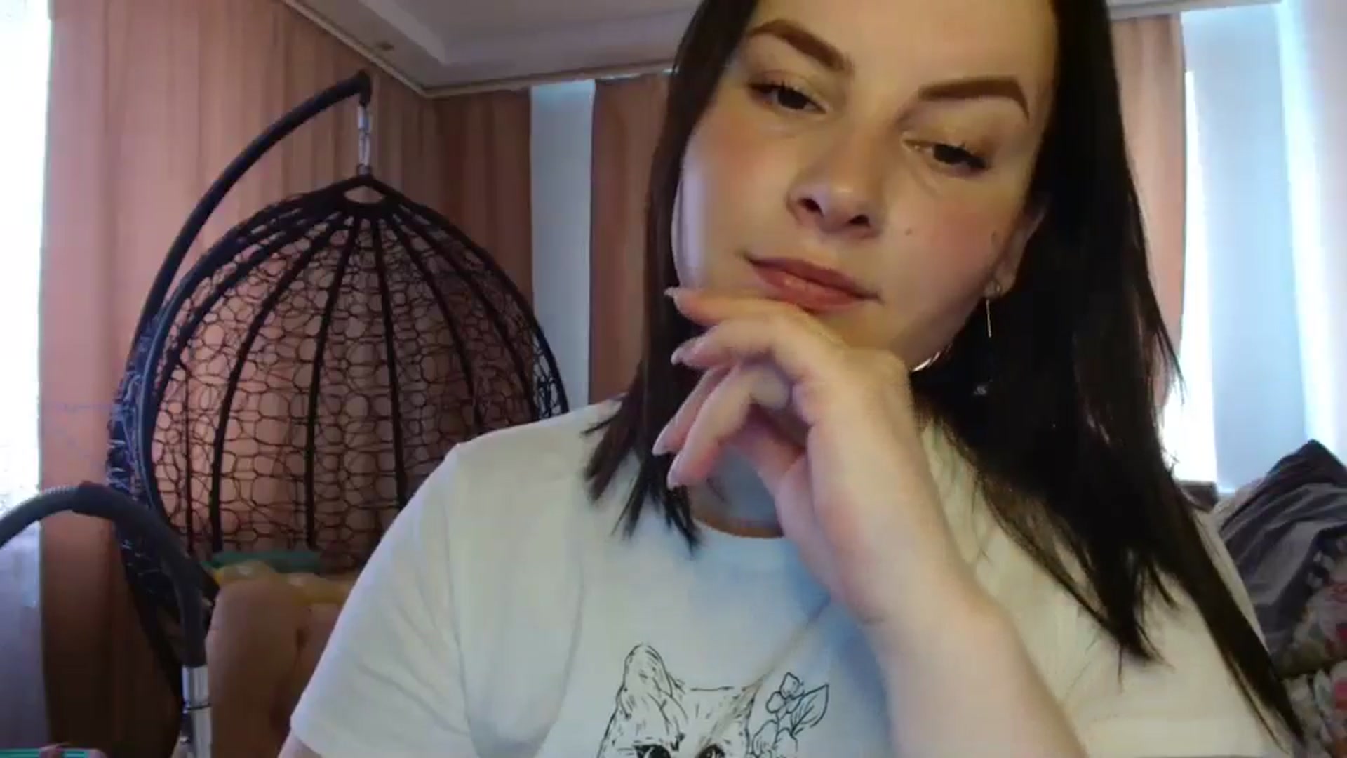 Gallery image thumbnail from MisssLove_is's myfreecams stream on, 04/21/2025, 08:50 image 12 of 20