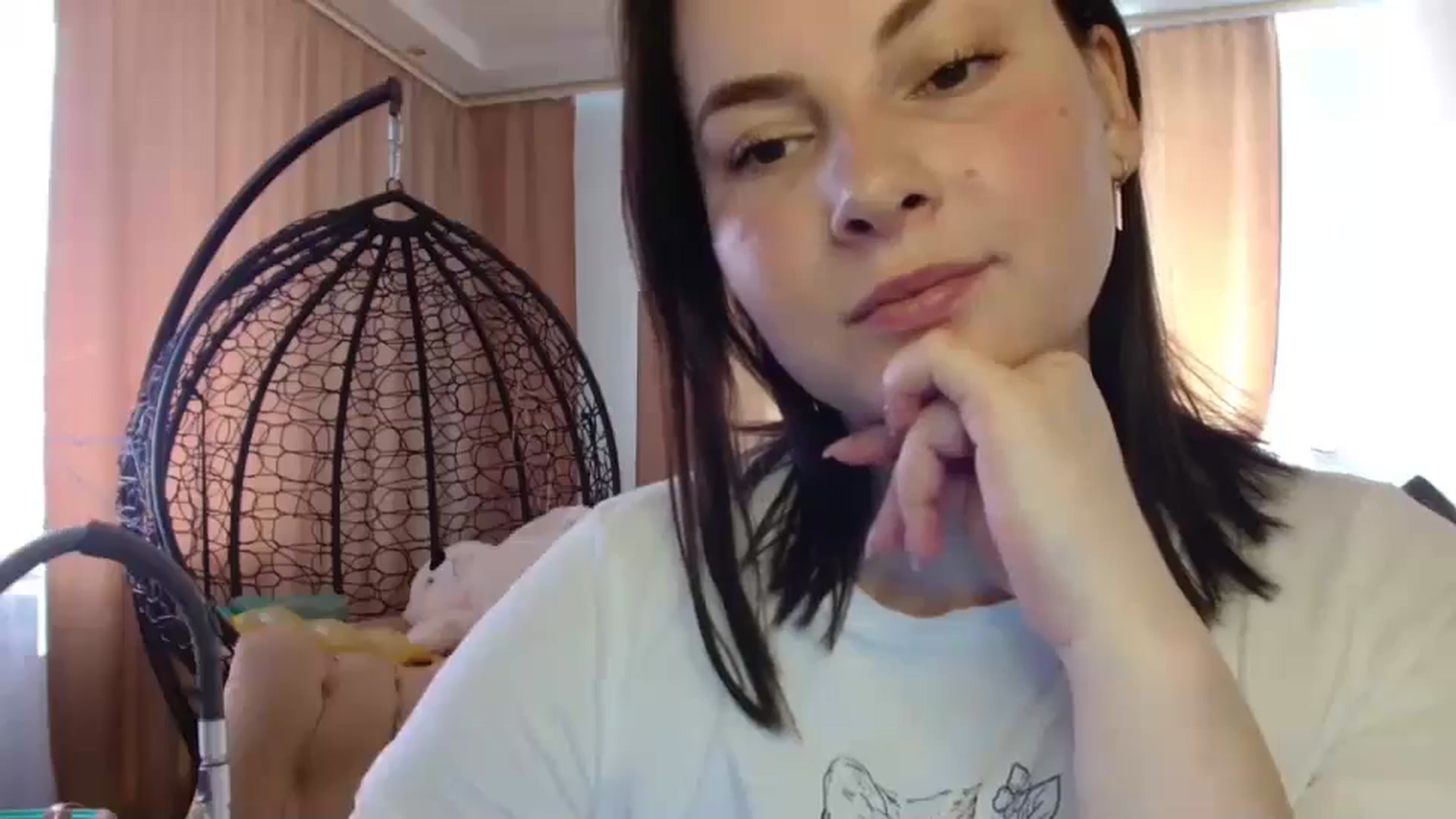 Gallery image thumbnail from MisssLove_is's myfreecams stream on, 04/21/2025, 08:50 image 10 of 20