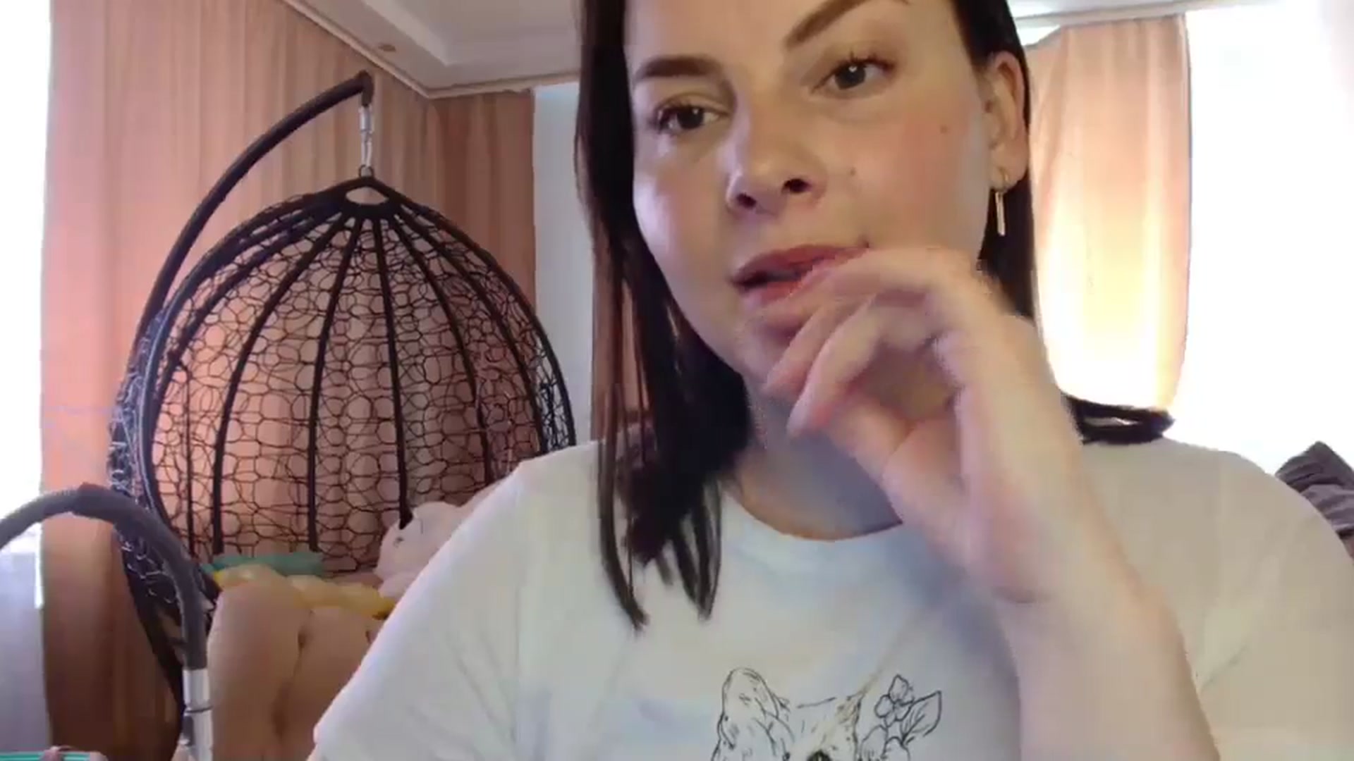 Gallery image thumbnail from MisssLove_is's myfreecams stream on, 04/21/2025, 08:50 image 8 of 20