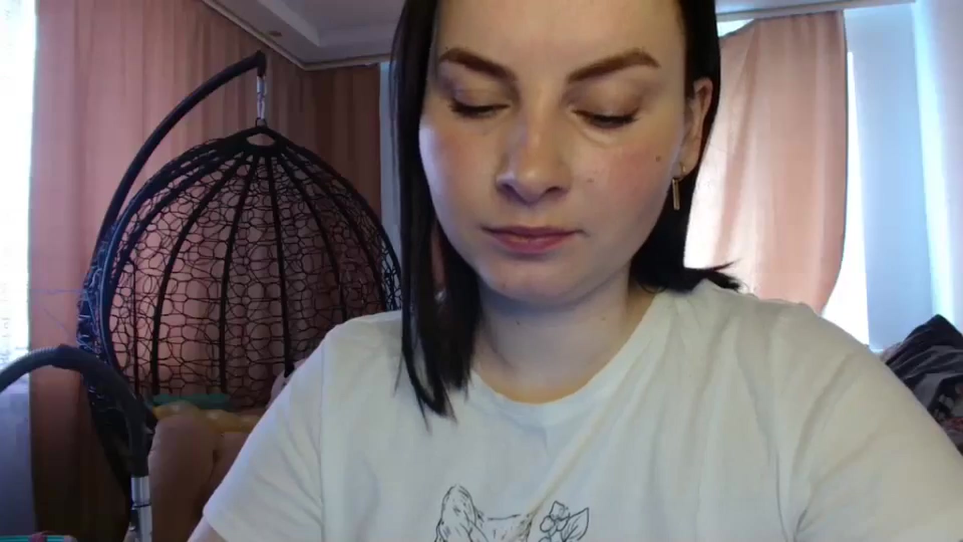 Gallery image thumbnail from MisssLove_is's myfreecams stream on, 04/21/2025, 08:50 image 15 of 20