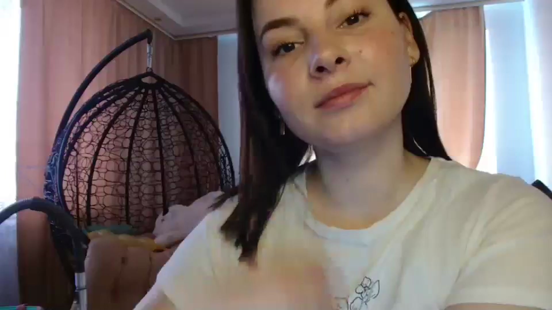 Gallery image thumbnail from MisssLove_is's myfreecams stream on, 04/21/2025, 08:50 image 5 of 20