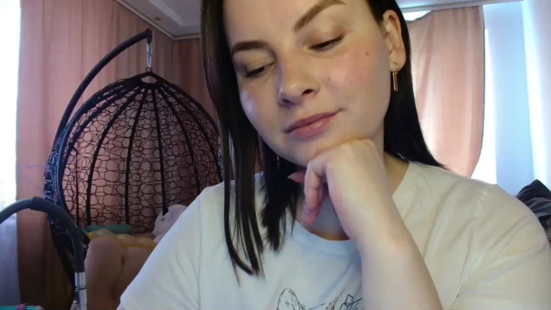 Gallery image thumbnail from MisssLove_is's myfreecams stream on, 04/21/2025, 08:50 image 16 of 20