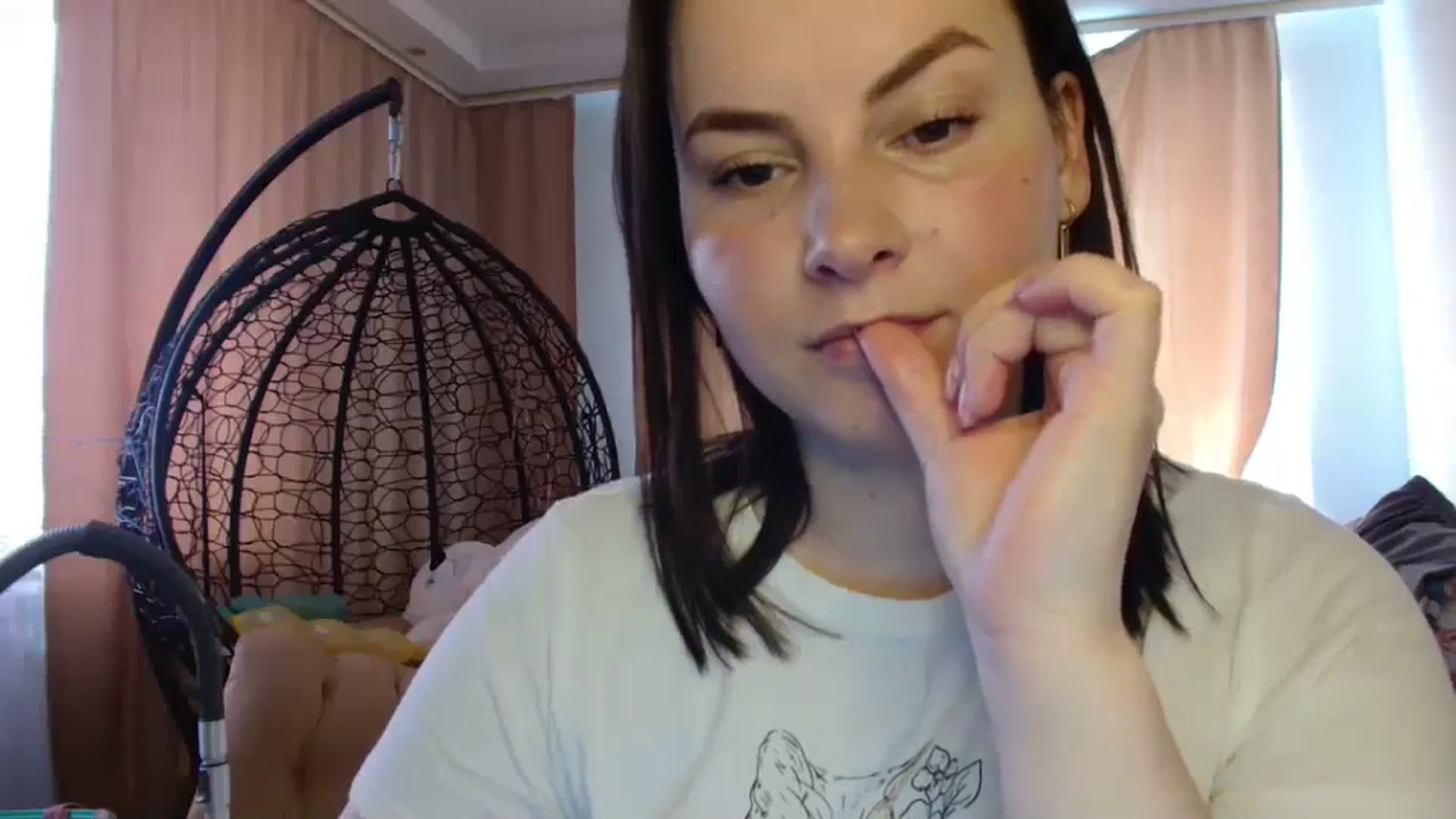 Gallery image thumbnail from MisssLove_is's myfreecams stream on, 04/21/2025, 08:50 image 6 of 20
