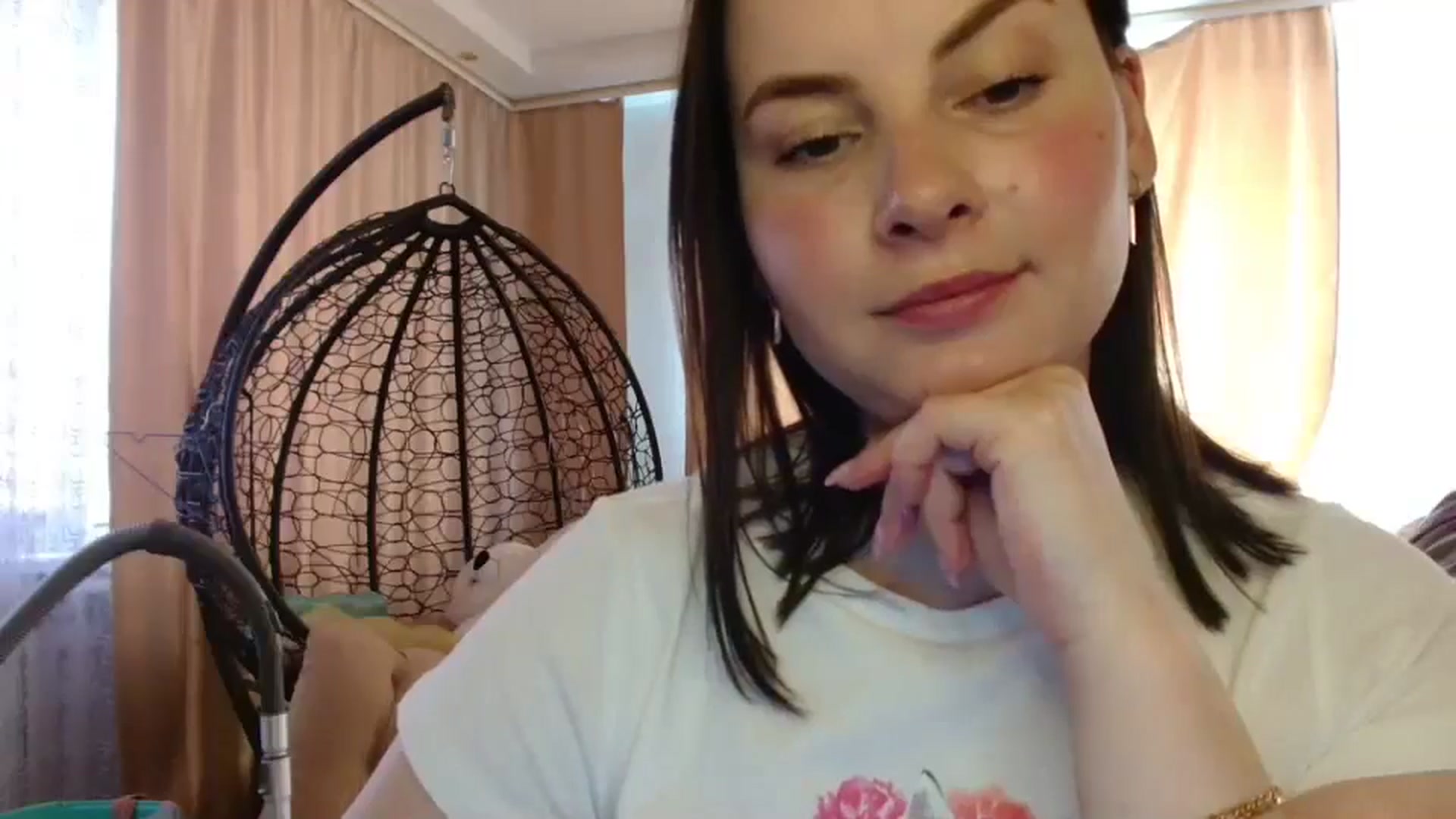 Gallery image thumbnail from MisssLove_is's myfreecams stream on, 04/21/2025, 10:53 image 13 of 20