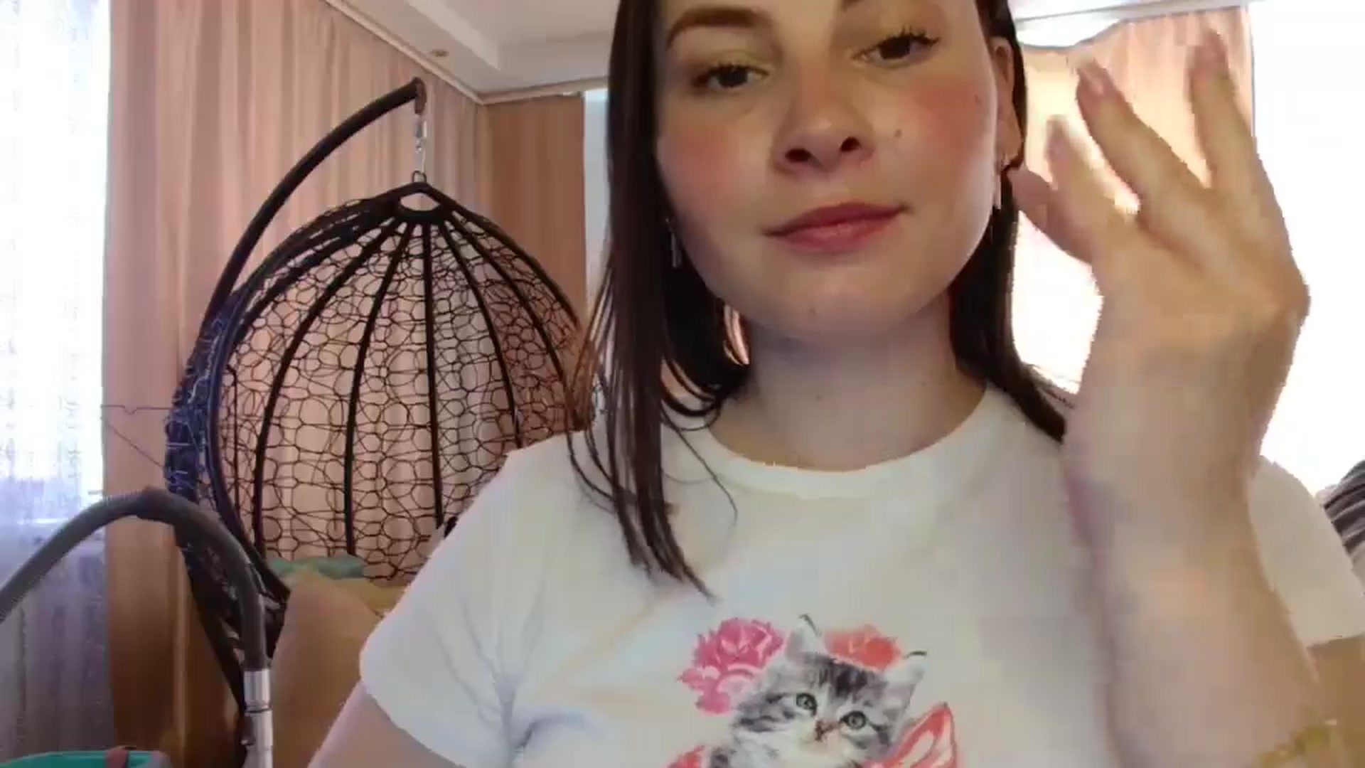 Gallery image thumbnail from MisssLove_is's myfreecams stream on, 04/21/2025, 10:53 image 8 of 20