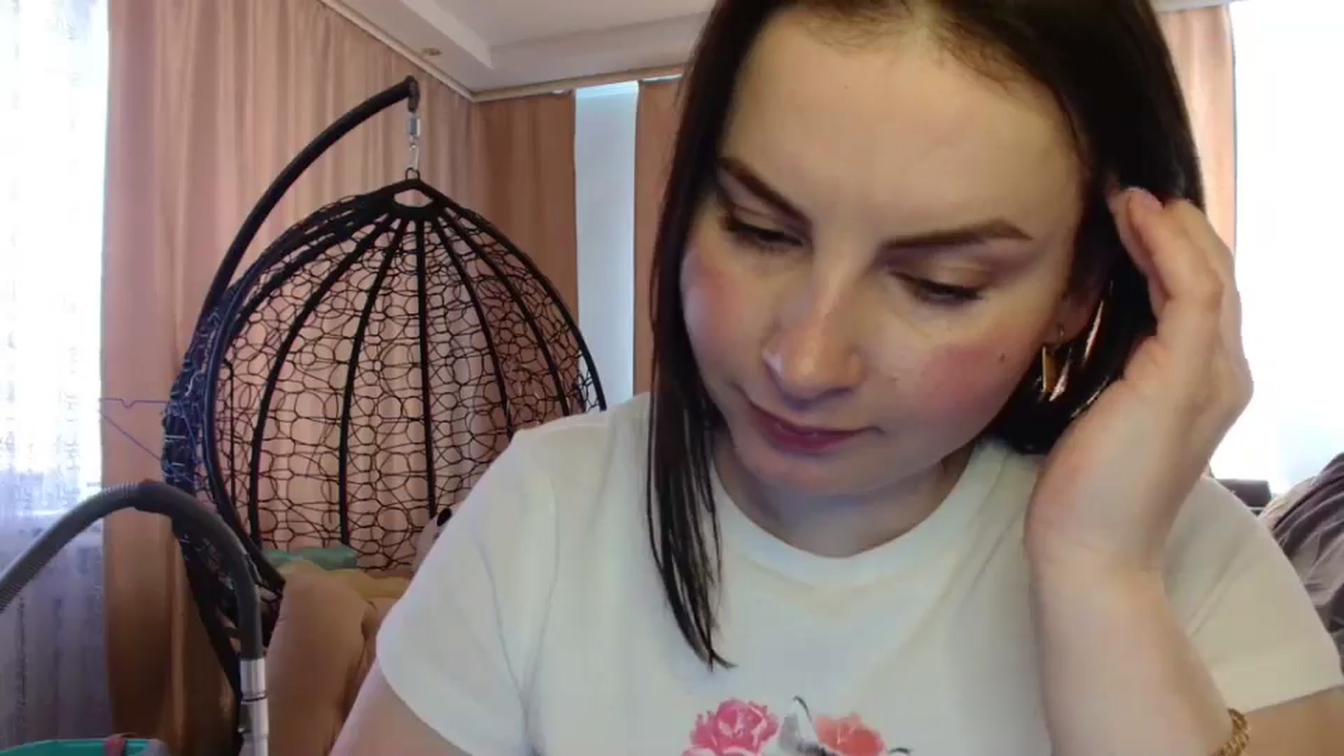 Gallery image thumbnail from MisssLove_is's myfreecams stream on, 04/21/2025, 10:53 image 17 of 20