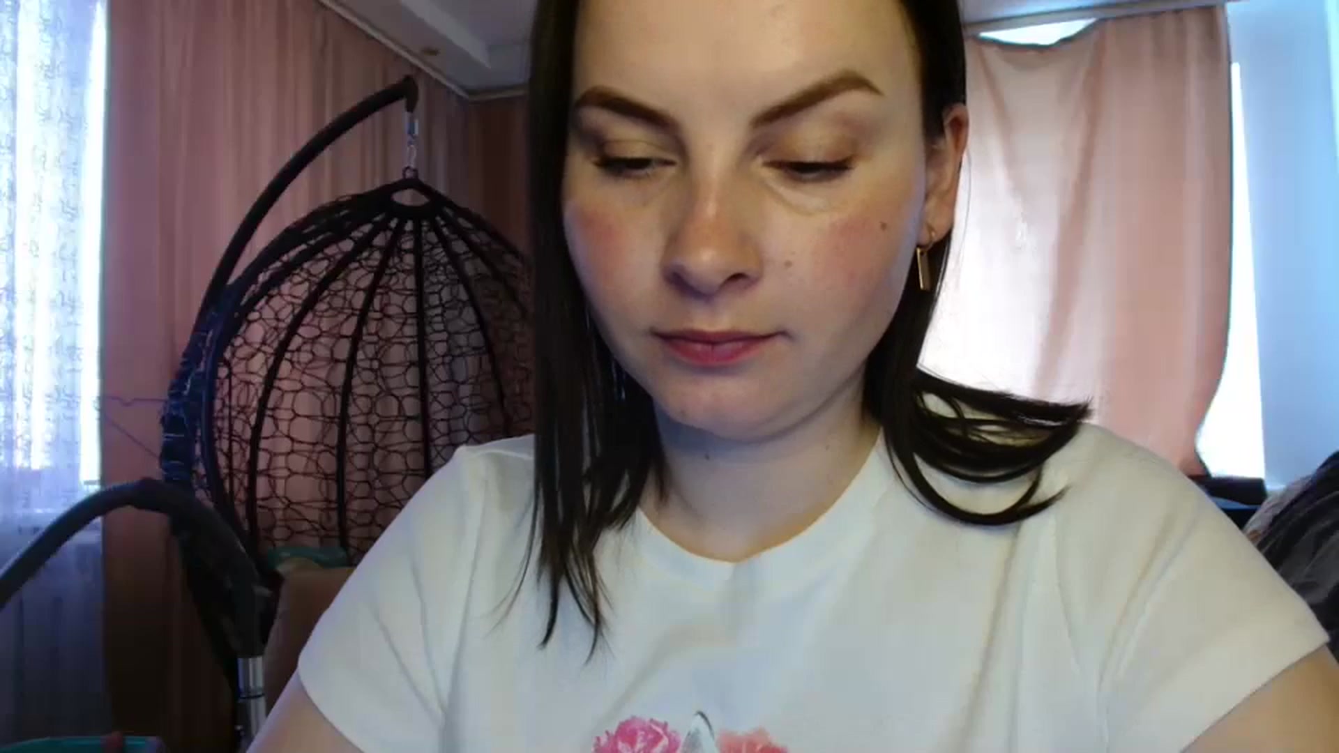 Gallery image thumbnail from MisssLove_is's myfreecams stream on, 04/21/2025, 12:41 image 19 of 20