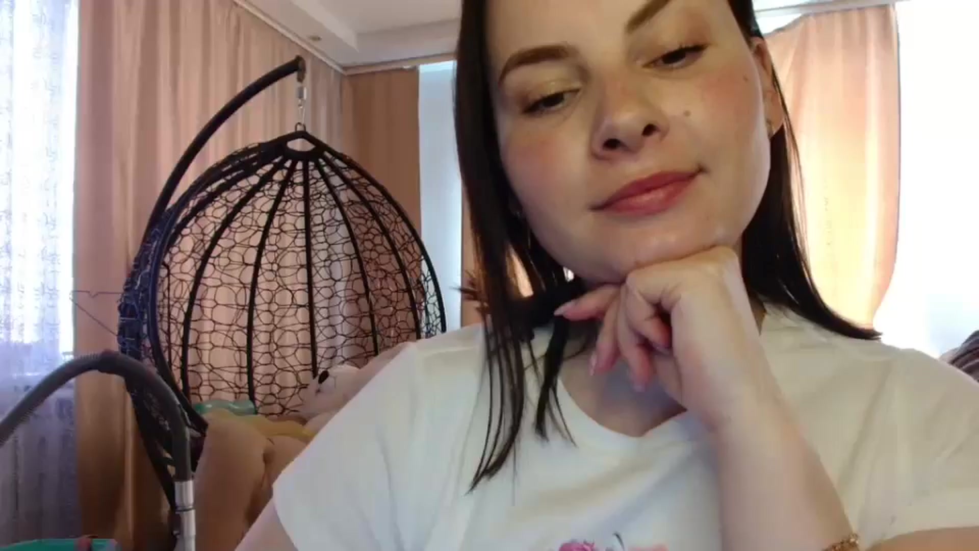 Gallery image thumbnail from MisssLove_is's myfreecams stream on, 04/21/2025, 12:41 image 1 of 20