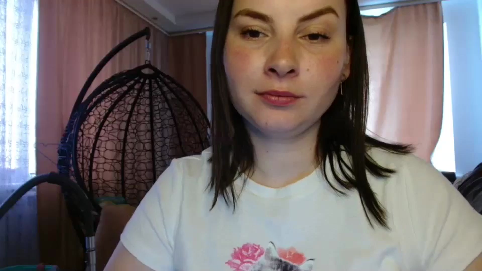 Gallery image thumbnail from MisssLove_is's myfreecams stream on, 04/21/2025, 12:41 image 17 of 20