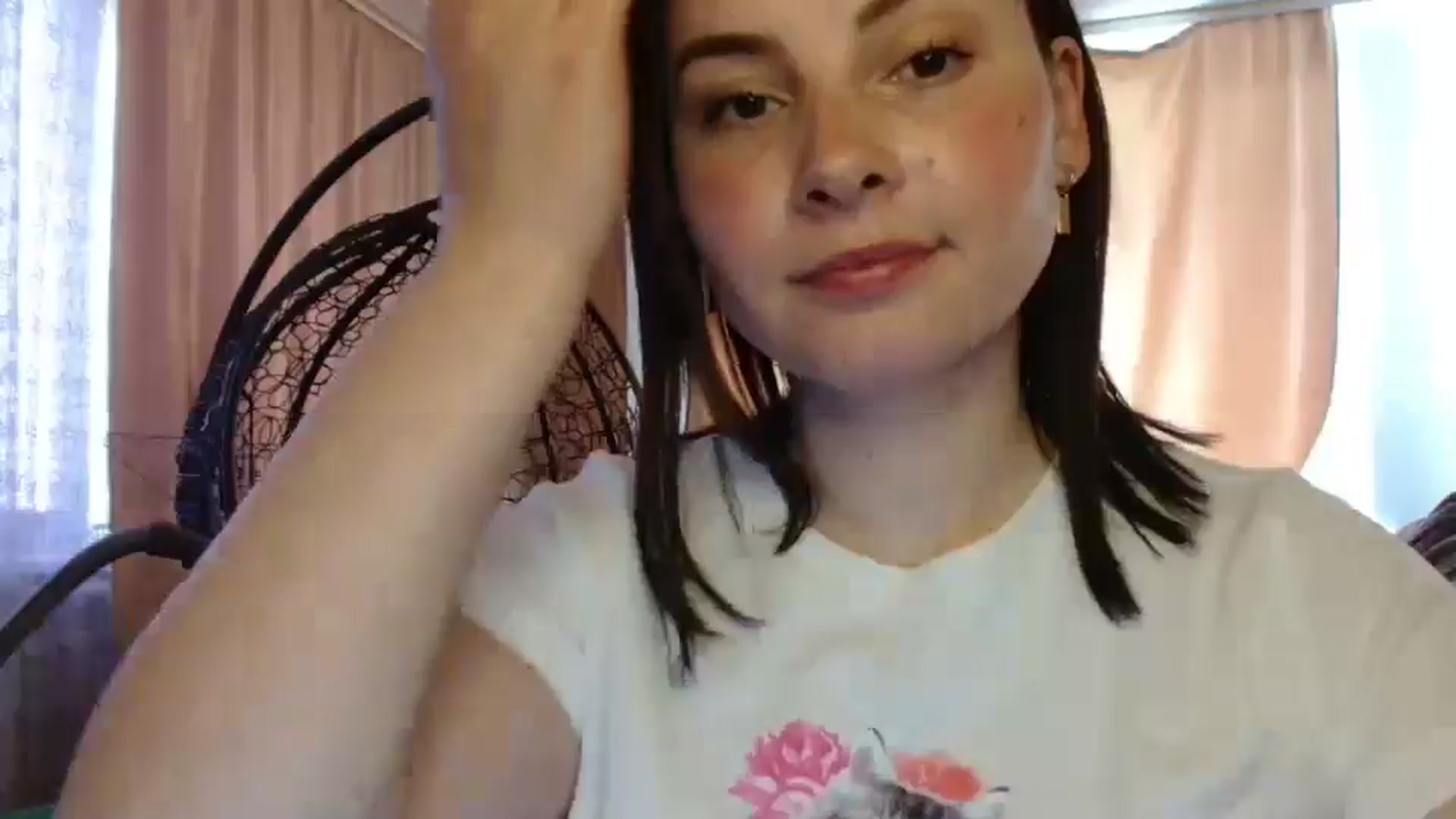 Gallery image thumbnail from MisssLove_is's myfreecams stream on, 04/21/2025, 14:18 image 16 of 20